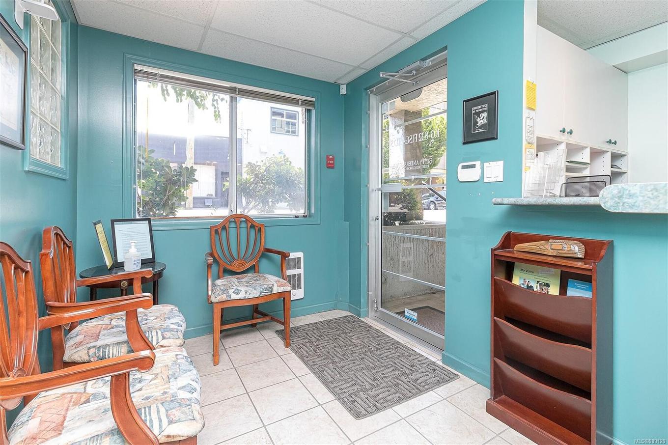 102 & 103-832 Fisgard St, Victoria, BC