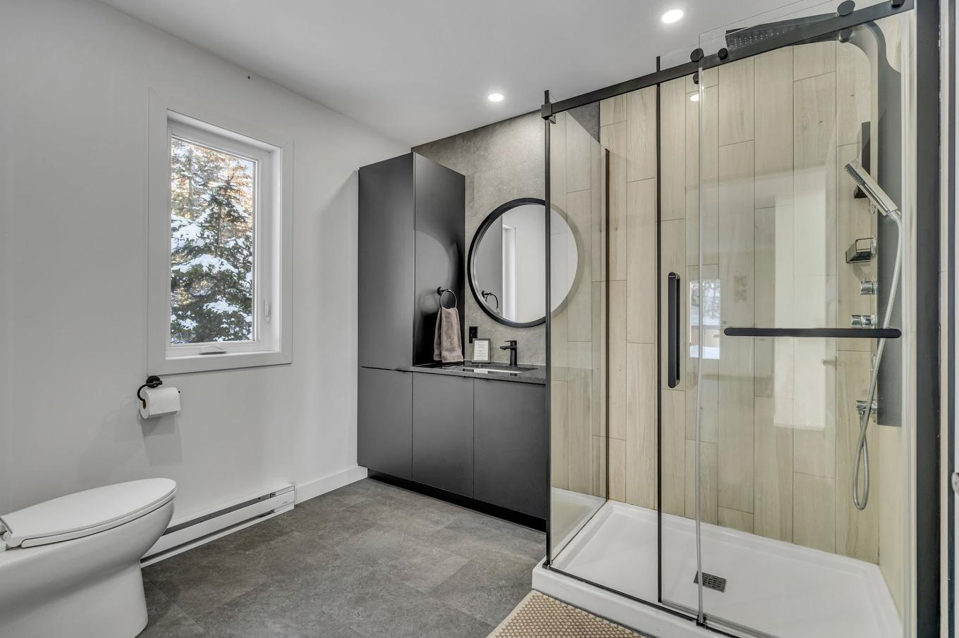 Bathroom - 46 Ch. De La Seigneurie, Les Éboulements, QC - Indoor Photo Showing Bathroom