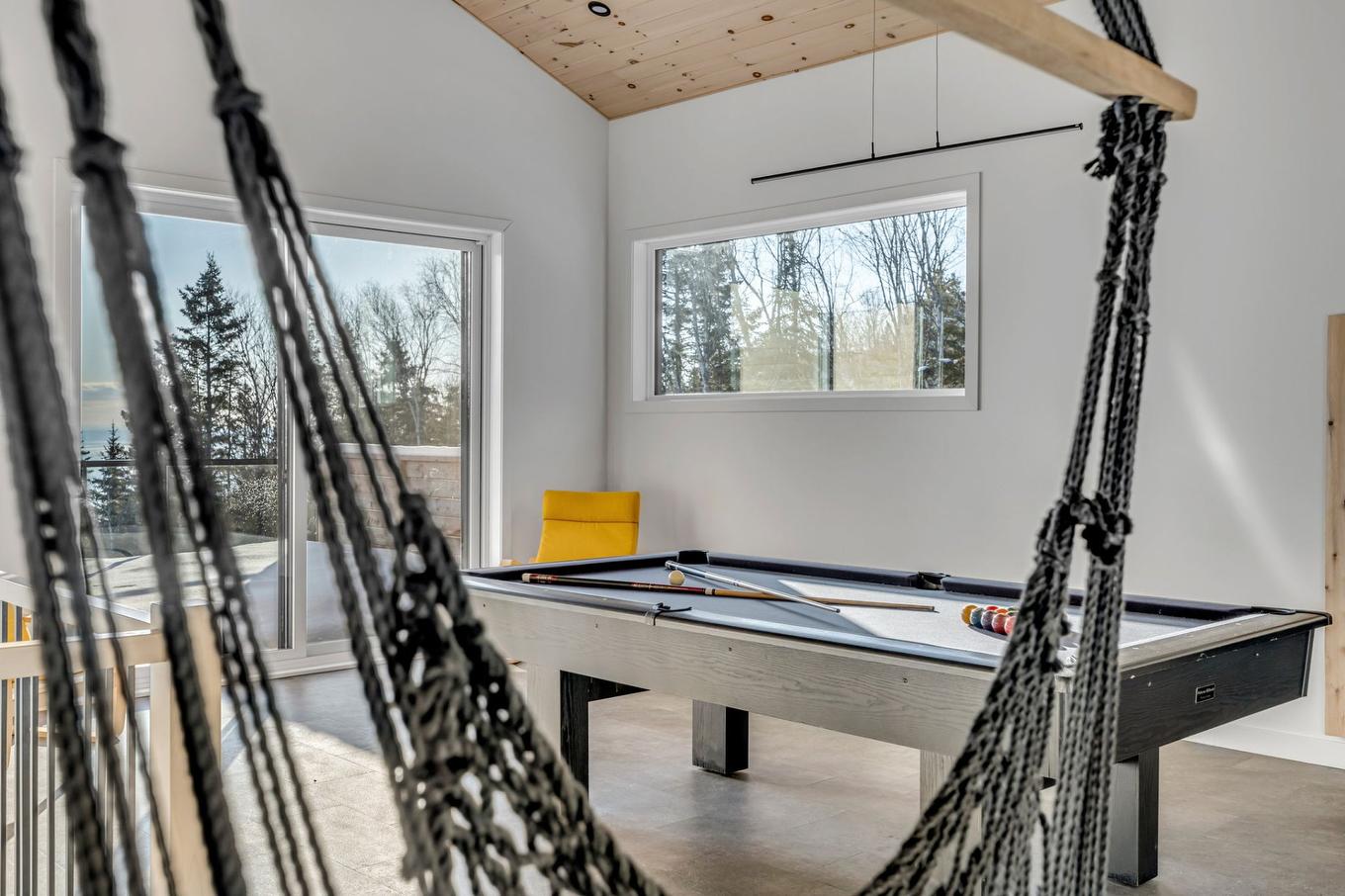 Mezzanine - 46 Ch. De La Seigneurie, Les Éboulements, QC - Indoor Photo Showing Other Room