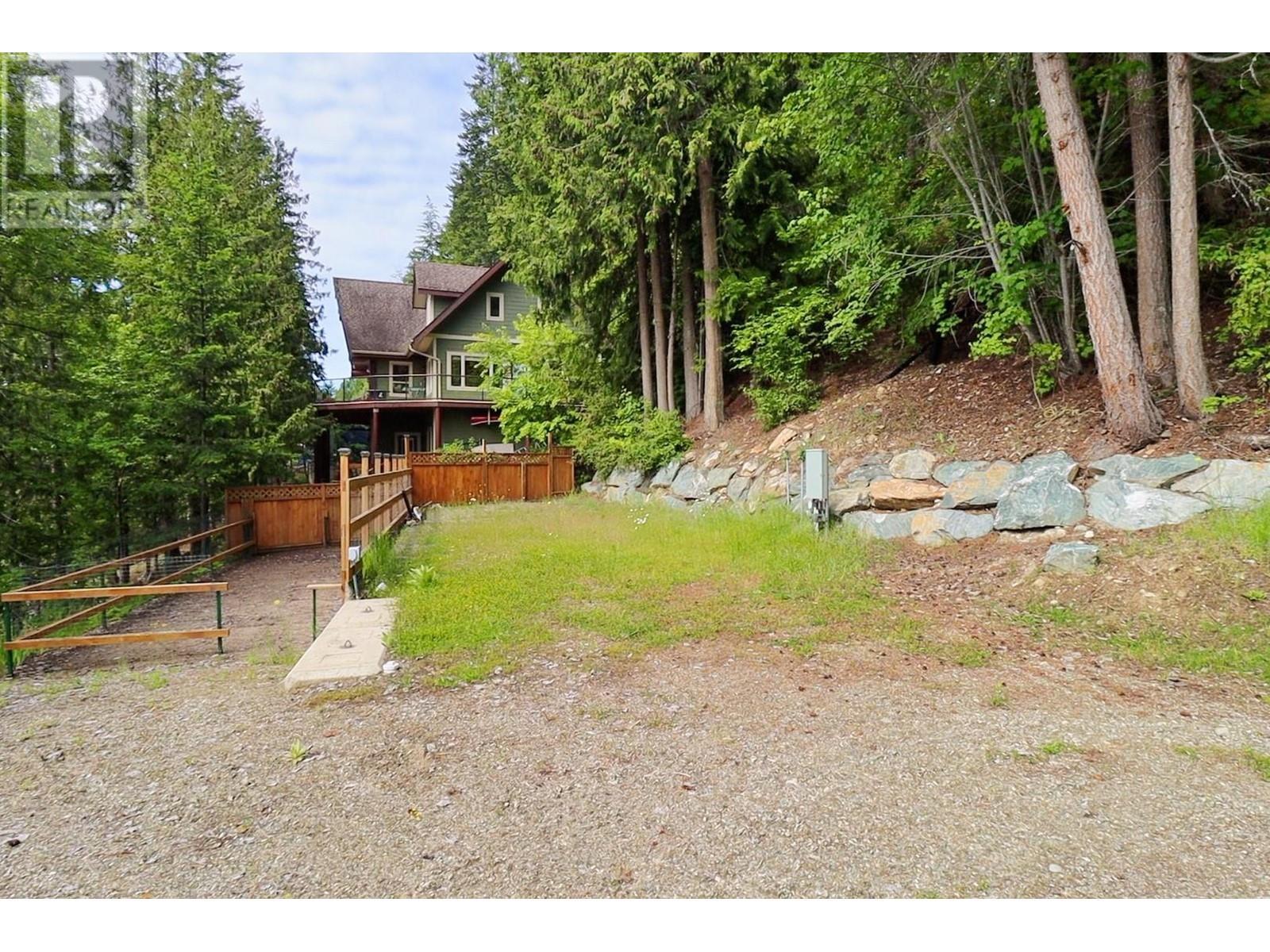 8734 Squilax Anglemont Road, St. Ives, BC