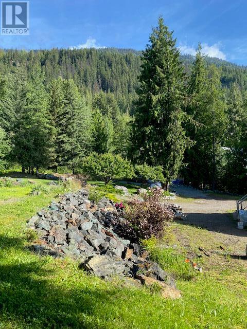 8734 Squilax Anglemont Road, St. Ives, BC