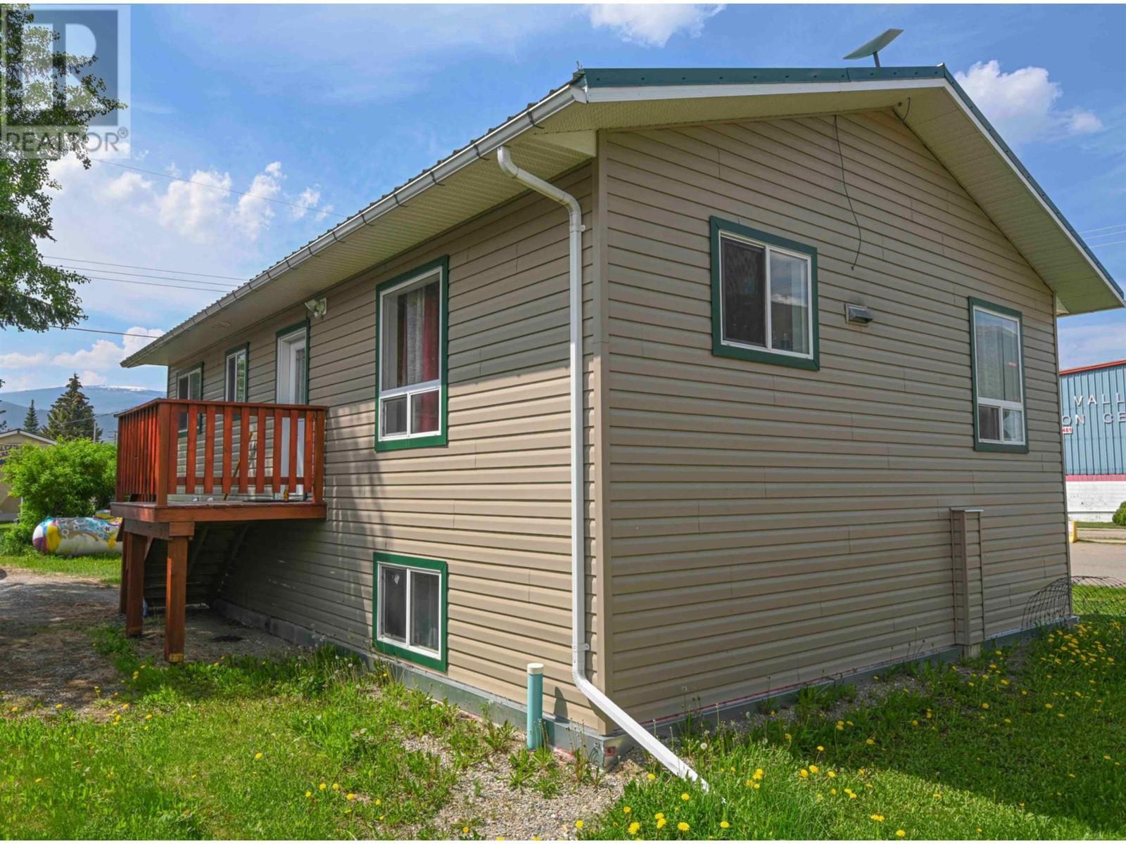 806 4Th Avenue, Mcbride, BC - Outdoor With Exterior
