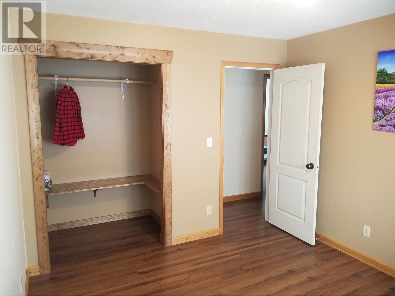 806 4Th Avenue, Mcbride, BC - Indoor Photo Showing Other Room