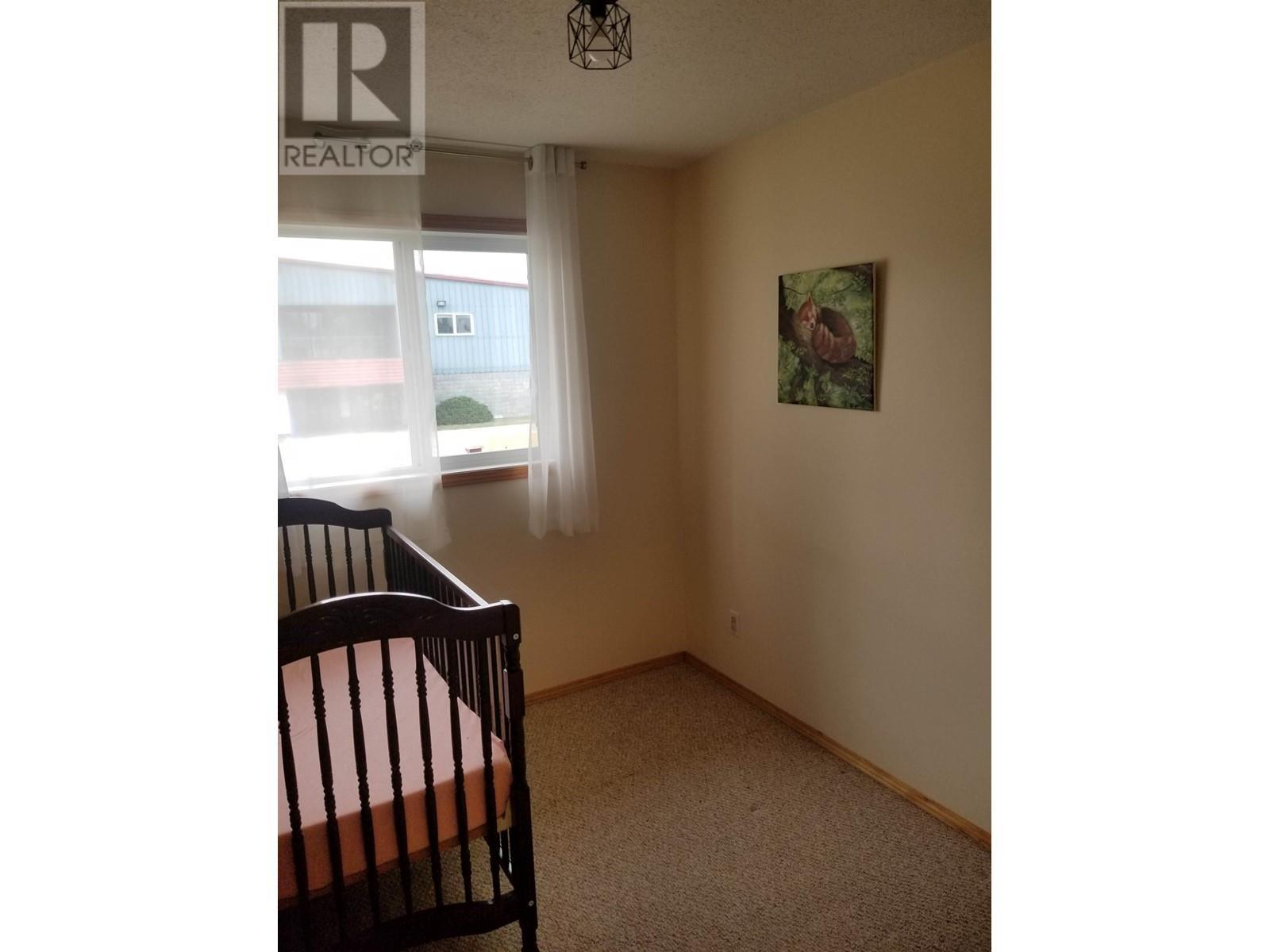 806 4Th Avenue, Mcbride, BC - Indoor