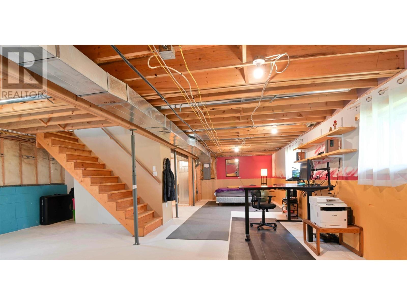 806 4Th Avenue, Mcbride, BC - Indoor