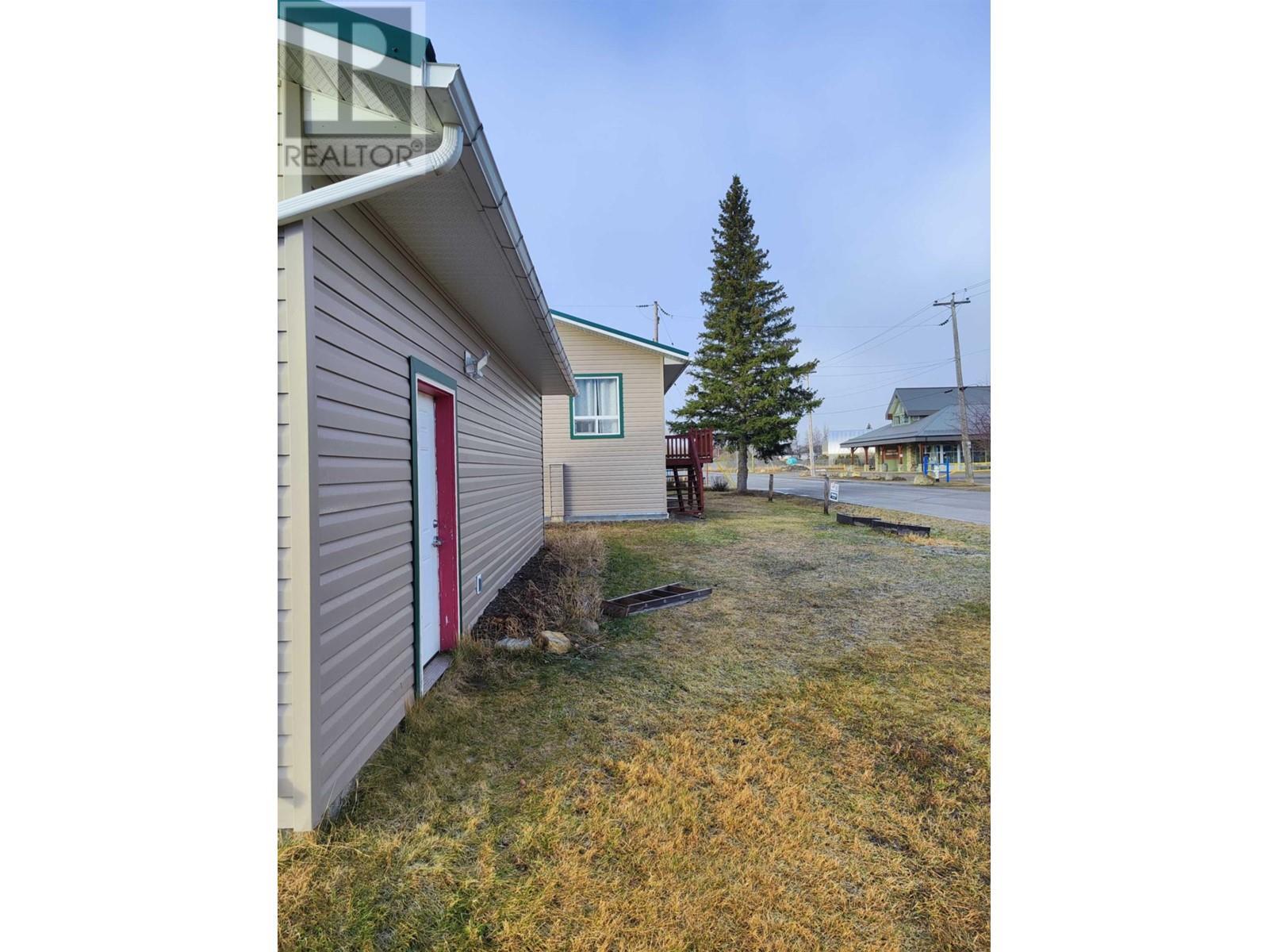 806 4Th Avenue, Mcbride, BC - Outdoor