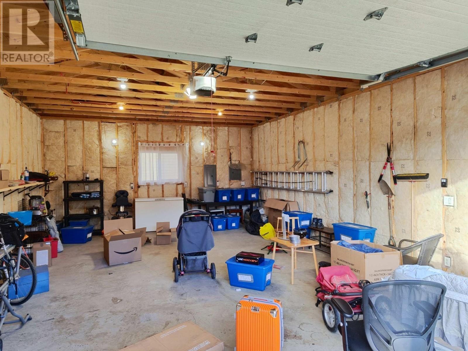 806 4Th Avenue, Mcbride, BC - Indoor