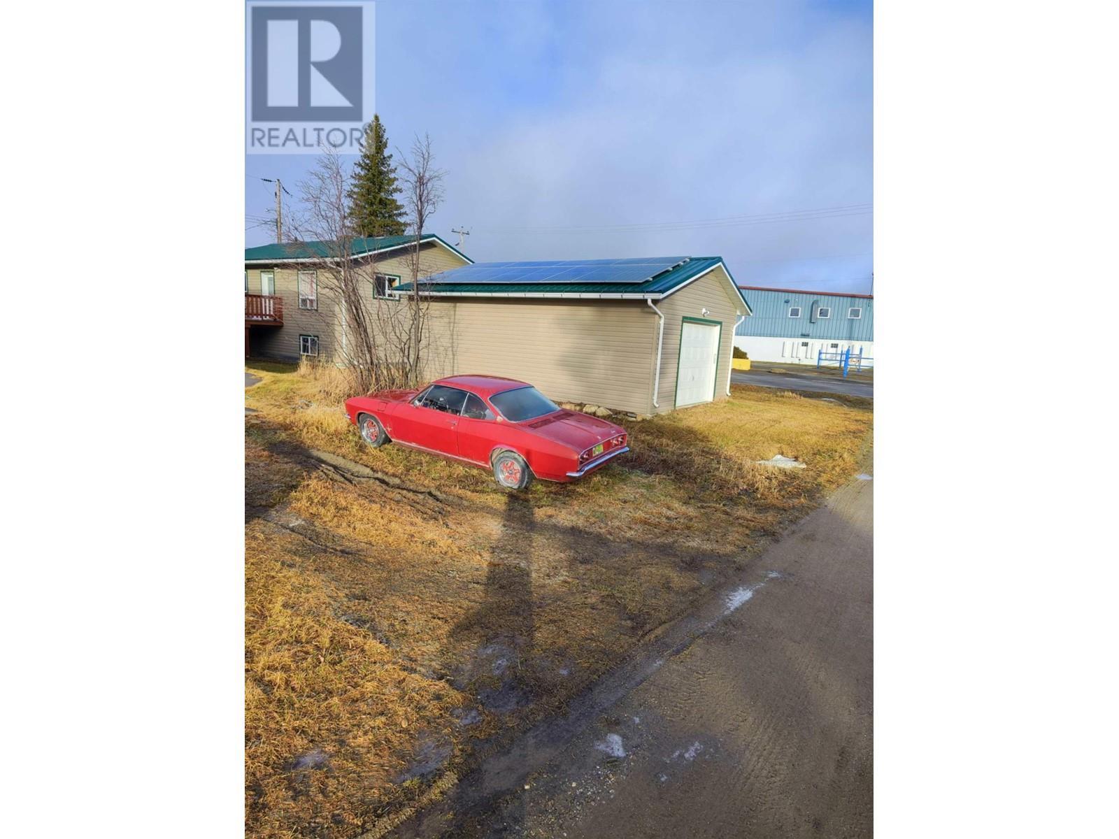 806 4Th Avenue, Mcbride, BC -