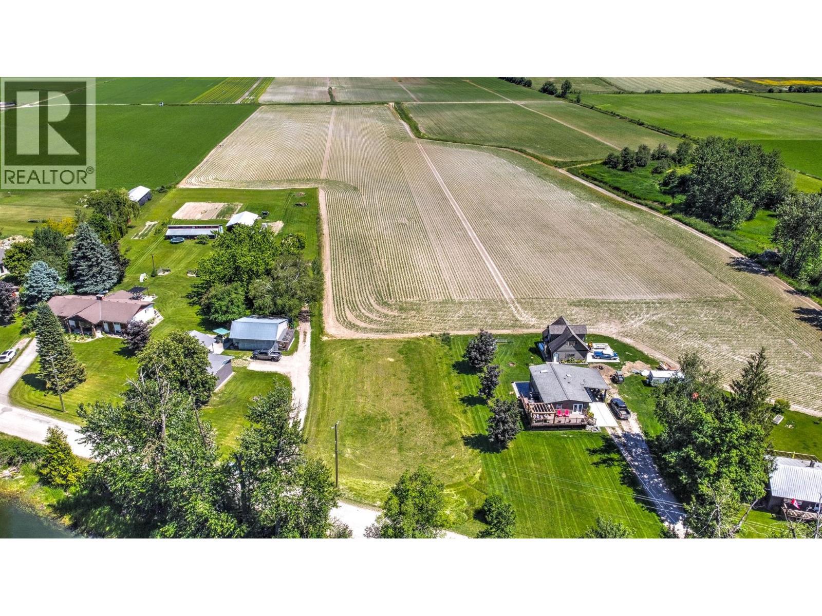 Riverside Road, Mara, BC