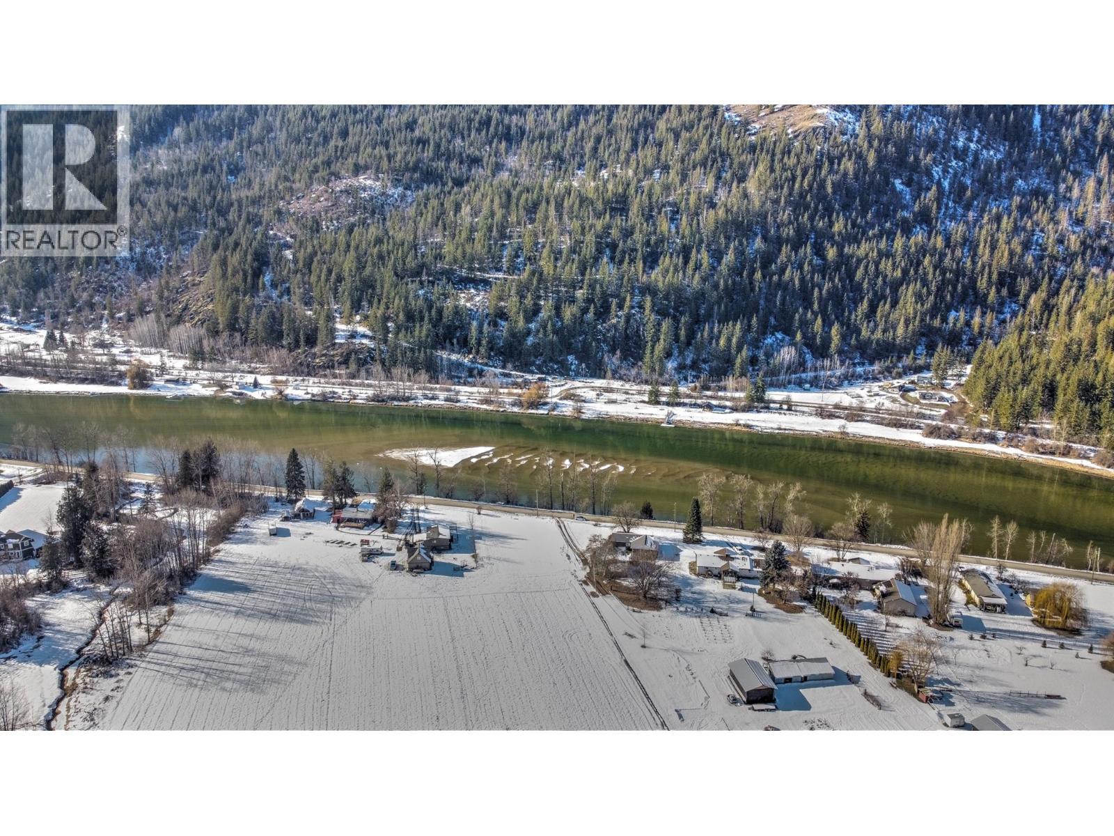 Riverside Road, Mara, BC