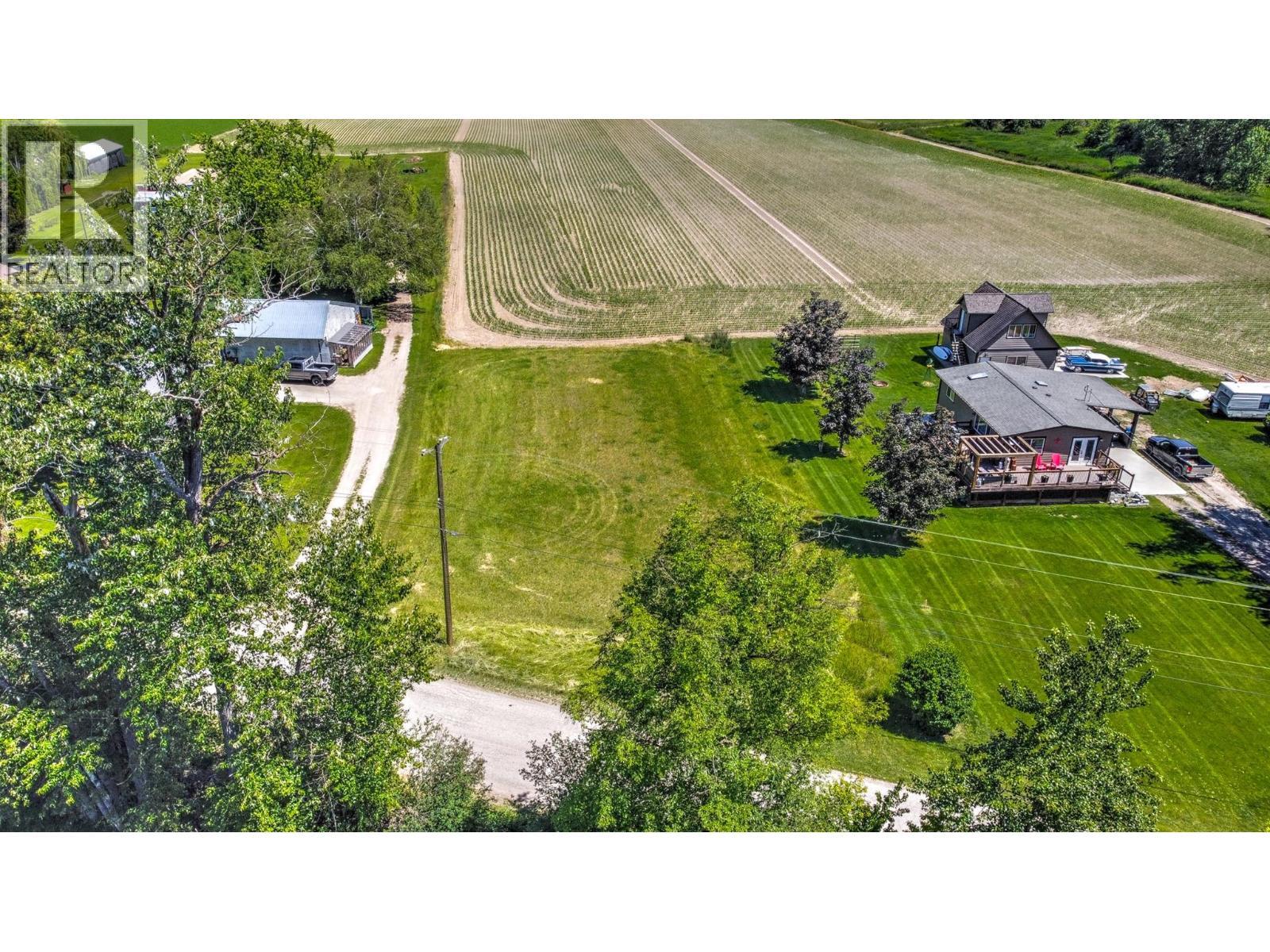 Riverside Road, Mara, BC