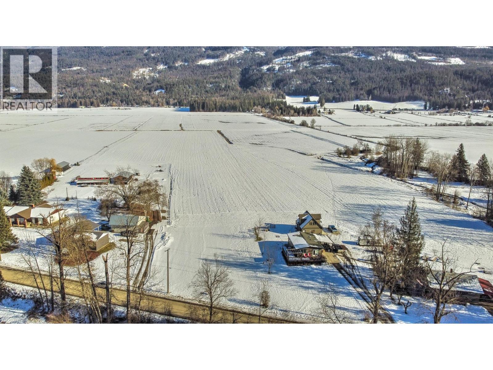 Riverside Road, Mara, BC