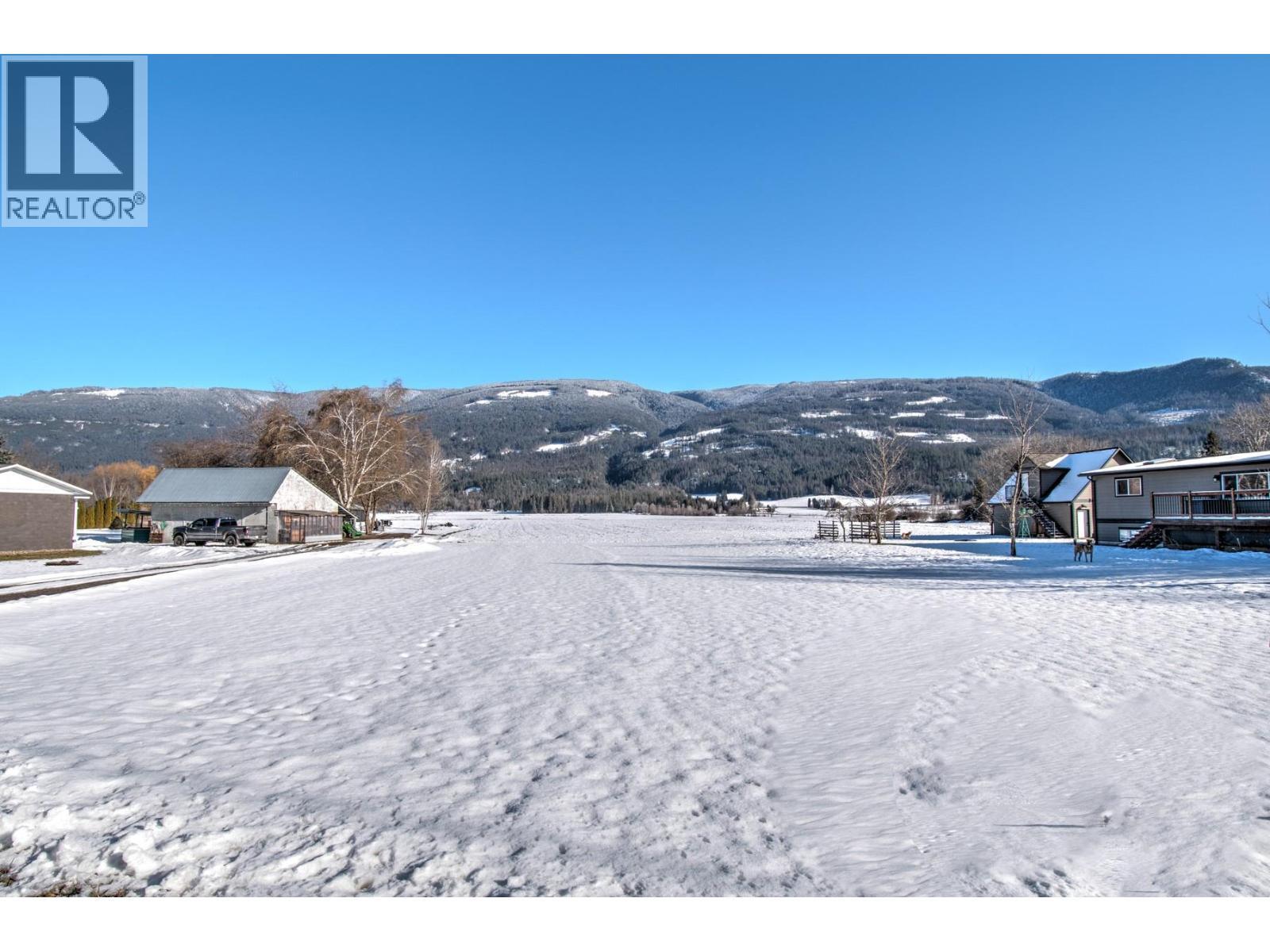 Riverside Road, Mara, BC