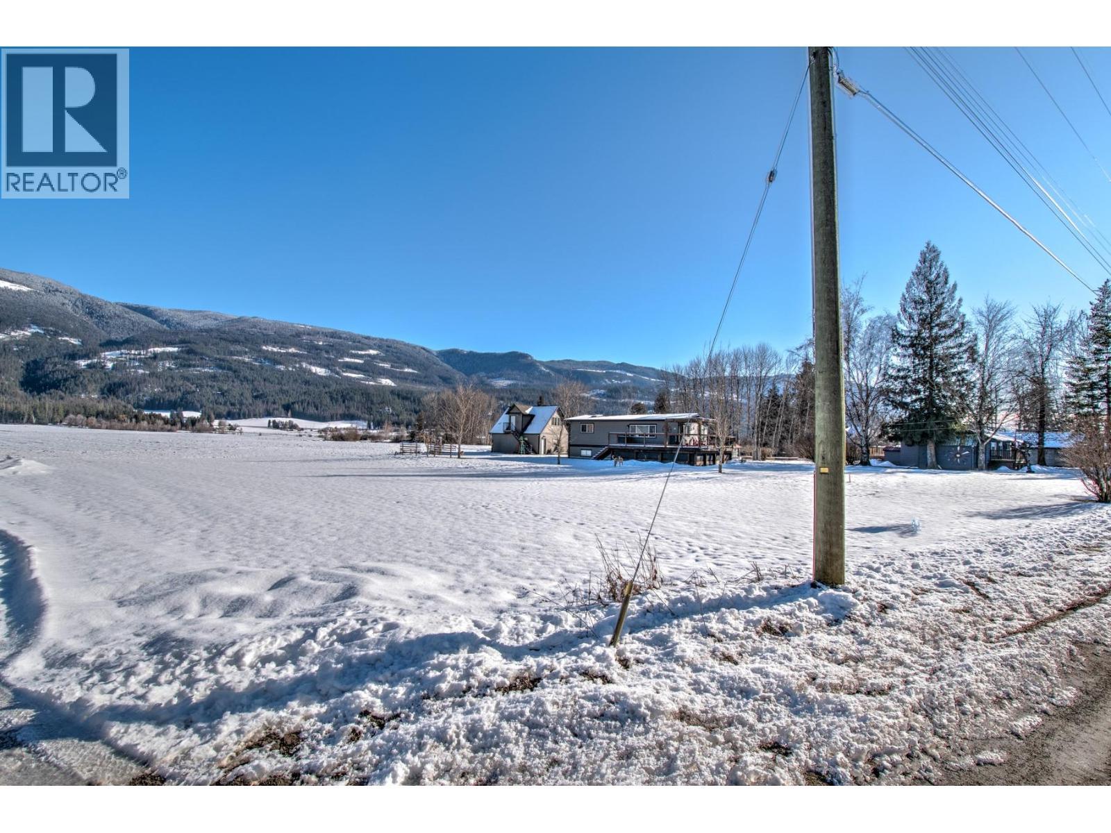 Riverside Road, Mara, BC