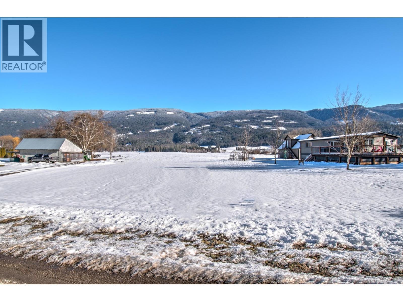 Riverside Road, Mara, BC