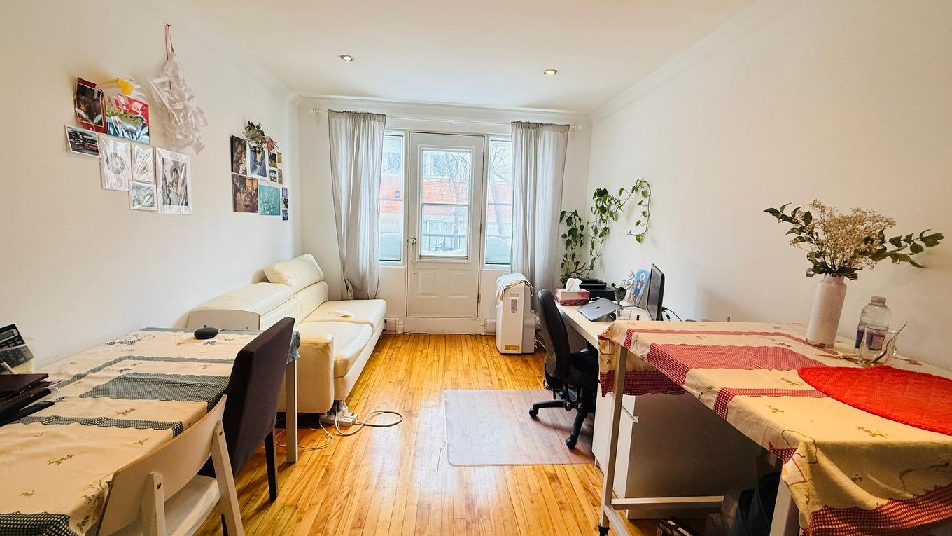 Salon - 11-7130 Av. Du Parc, Montréal (Villeray/Saint-Michel/Parc-Extension), QC - Indoor Photo Showing Office