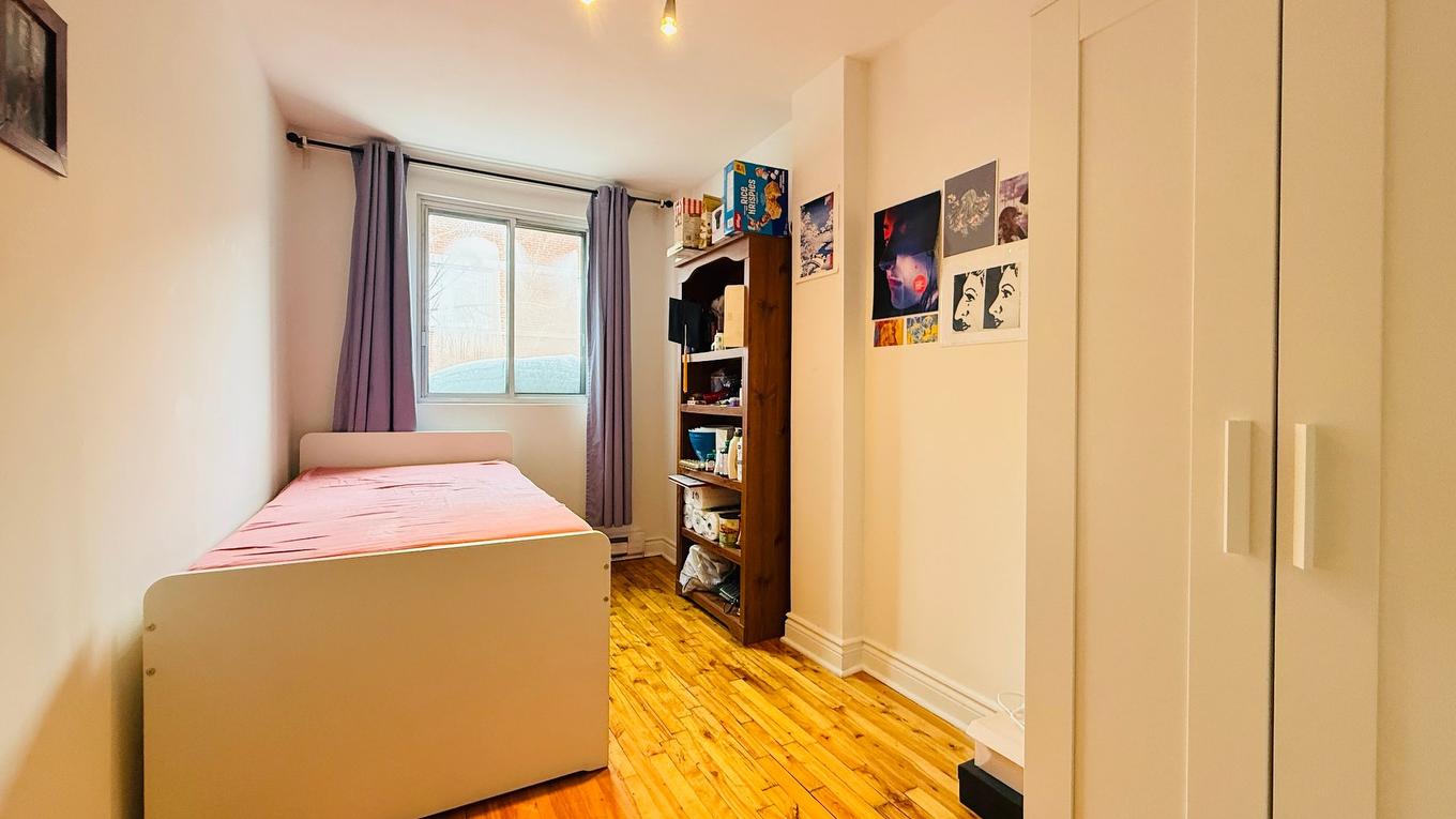 Chambre à coucher - 11-7130 Av. Du Parc, Montréal (Villeray/Saint-Michel/Parc-Extension), QC - Indoor Photo Showing Laundry Room