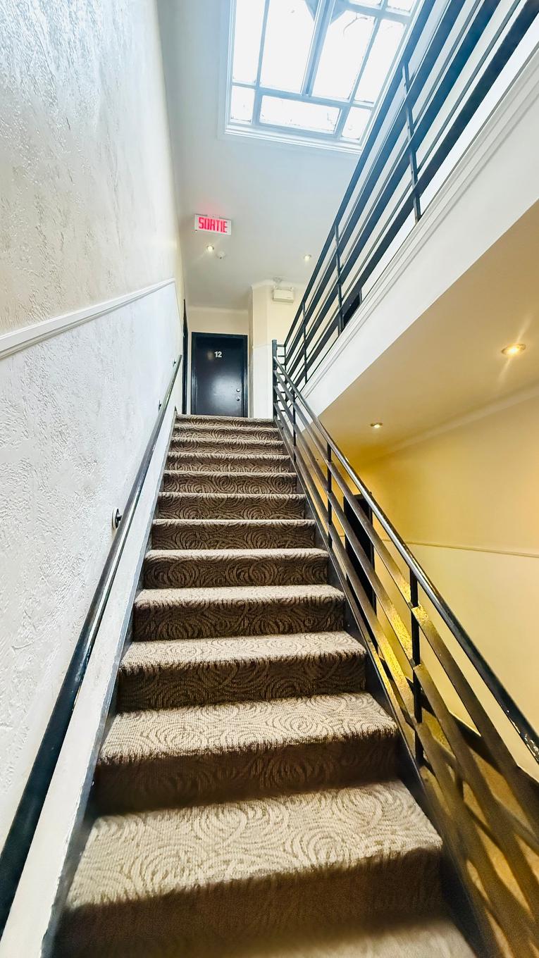 Escalier - 11-7130 Av. Du Parc, Montréal (Villeray/Saint-Michel/Parc-Extension), QC - Indoor Photo Showing Other Room