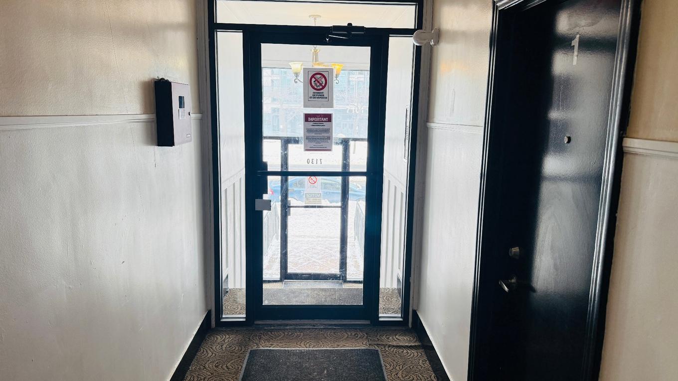 Entrée extérieure - 11-7130 Av. Du Parc, Montréal (Villeray/Saint-Michel/Parc-Extension), QC - Indoor Photo Showing Other Room