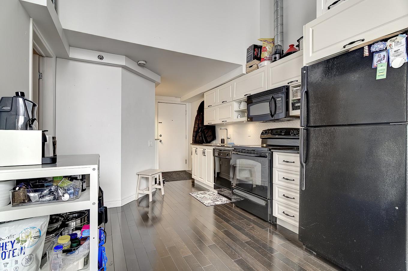 Kitchen - 702-1200 Rue St-Alexandre, Montréal (Ville-Marie), QC - Indoor Photo Showing Kitchen