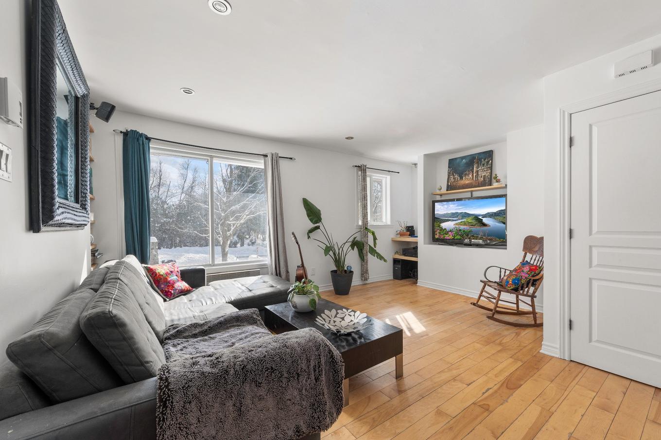Living room - 87 Rg Des Étangs, Mont-Saint-Hilaire, QC - Indoor Photo Showing Living Room