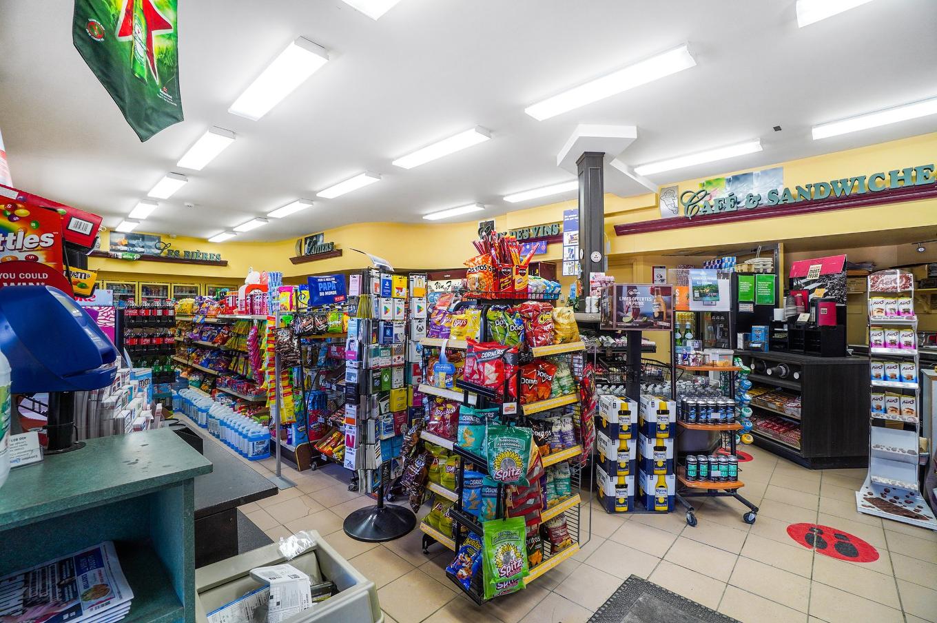 Commerce - 2487 Boul. Du Curé-Labelle, Prévost, QC - Indoor With Storage