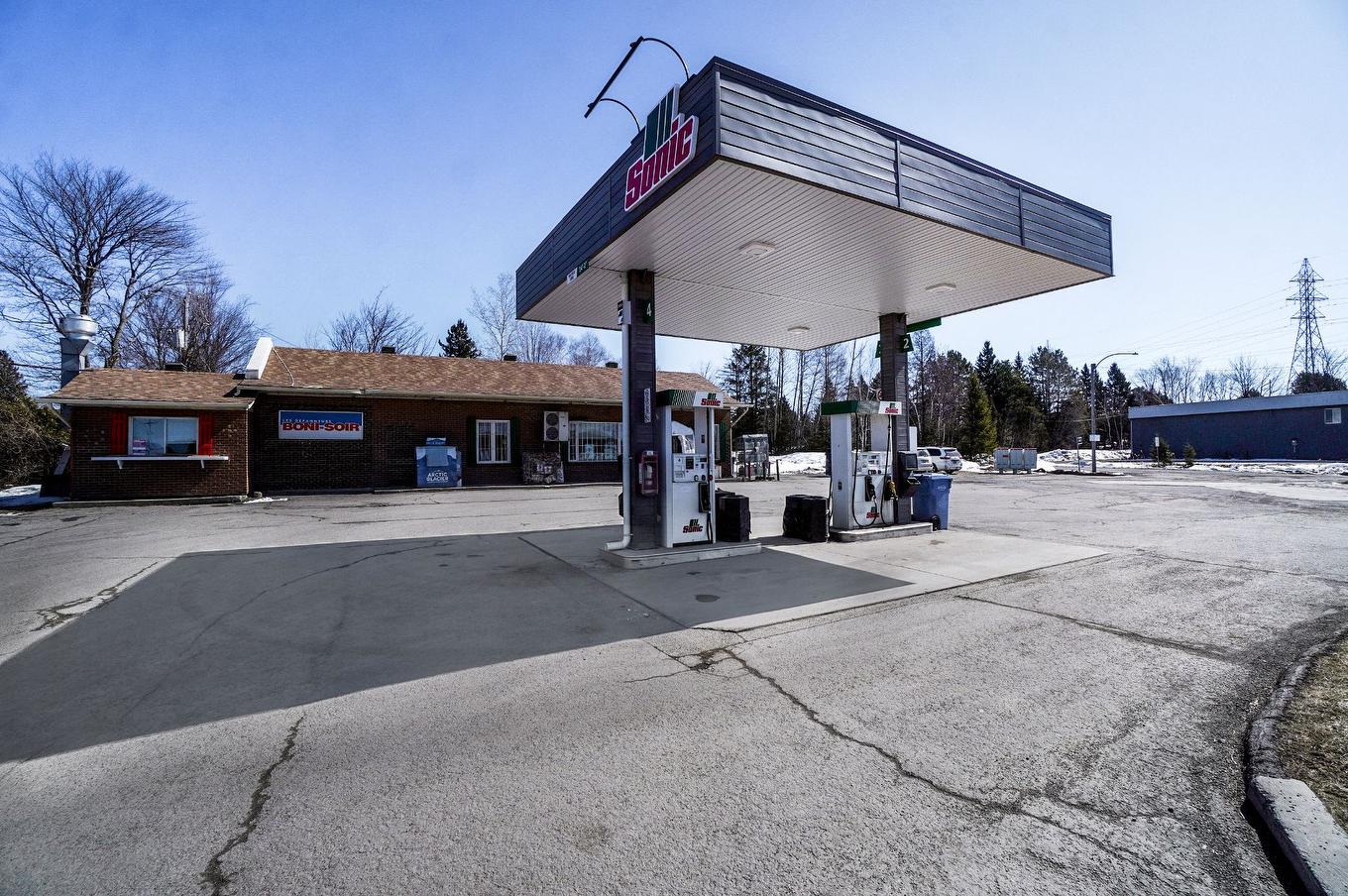 Frontage - 2487 Boul. Du Curé-Labelle, Prévost, QC - Outdoor