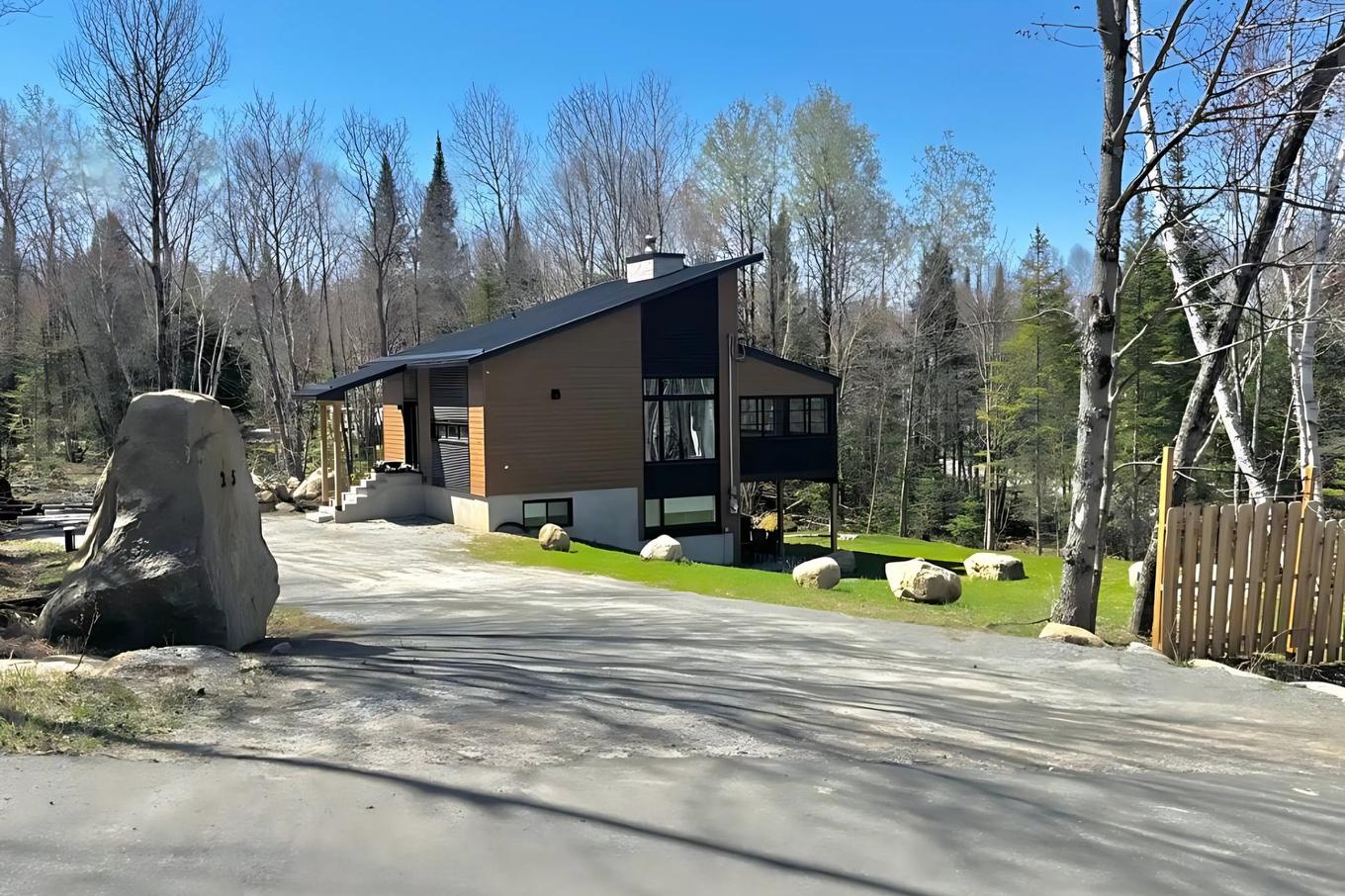 Frontage - 25 Ch. Des Cerisiers, Lac-Supérieur, QC - Outdoor