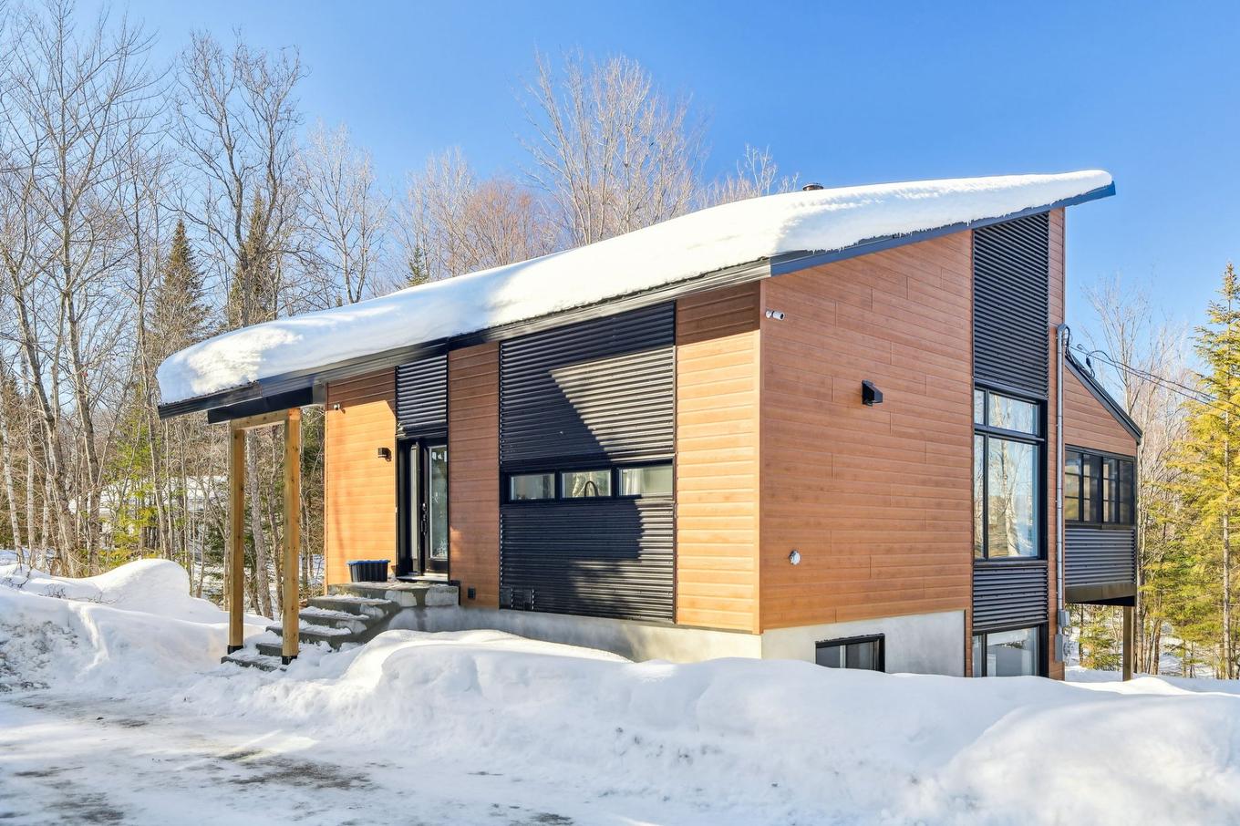 Frontage - 25 Ch. Des Cerisiers, Lac-Supérieur, QC - Outdoor