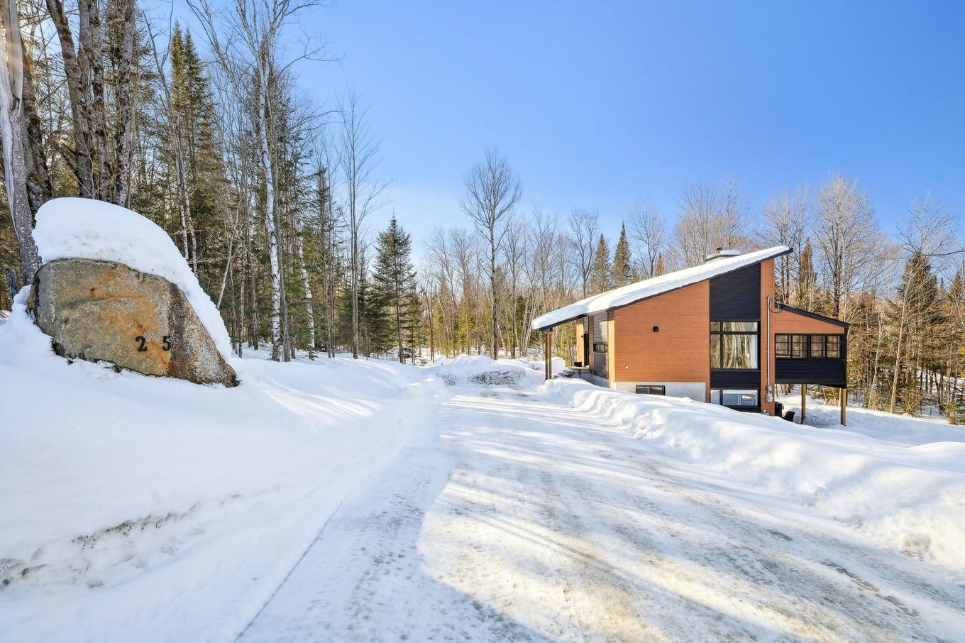 Frontage - 25 Ch. Des Cerisiers, Lac-Supérieur, QC - Outdoor