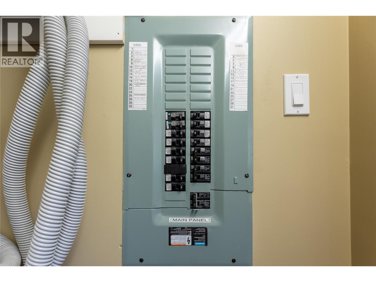 8738 Squilax Anglemont Road, St. Ives, BC - Indoor Photo Showing Other Room