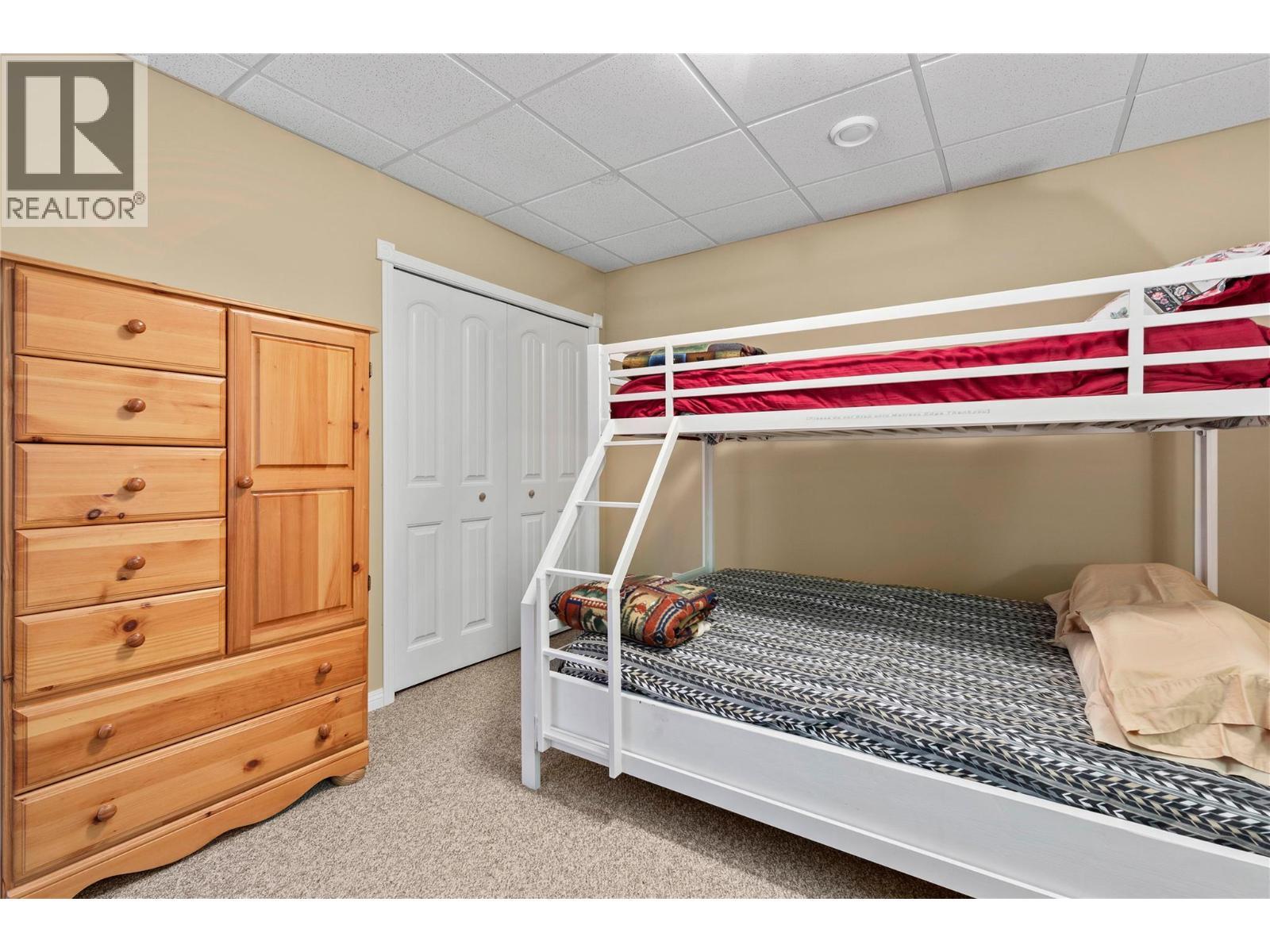 8738 Squilax Anglemont Road, St. Ives, BC - Indoor Photo Showing Bedroom