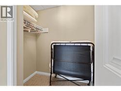 Suite walk in closet -