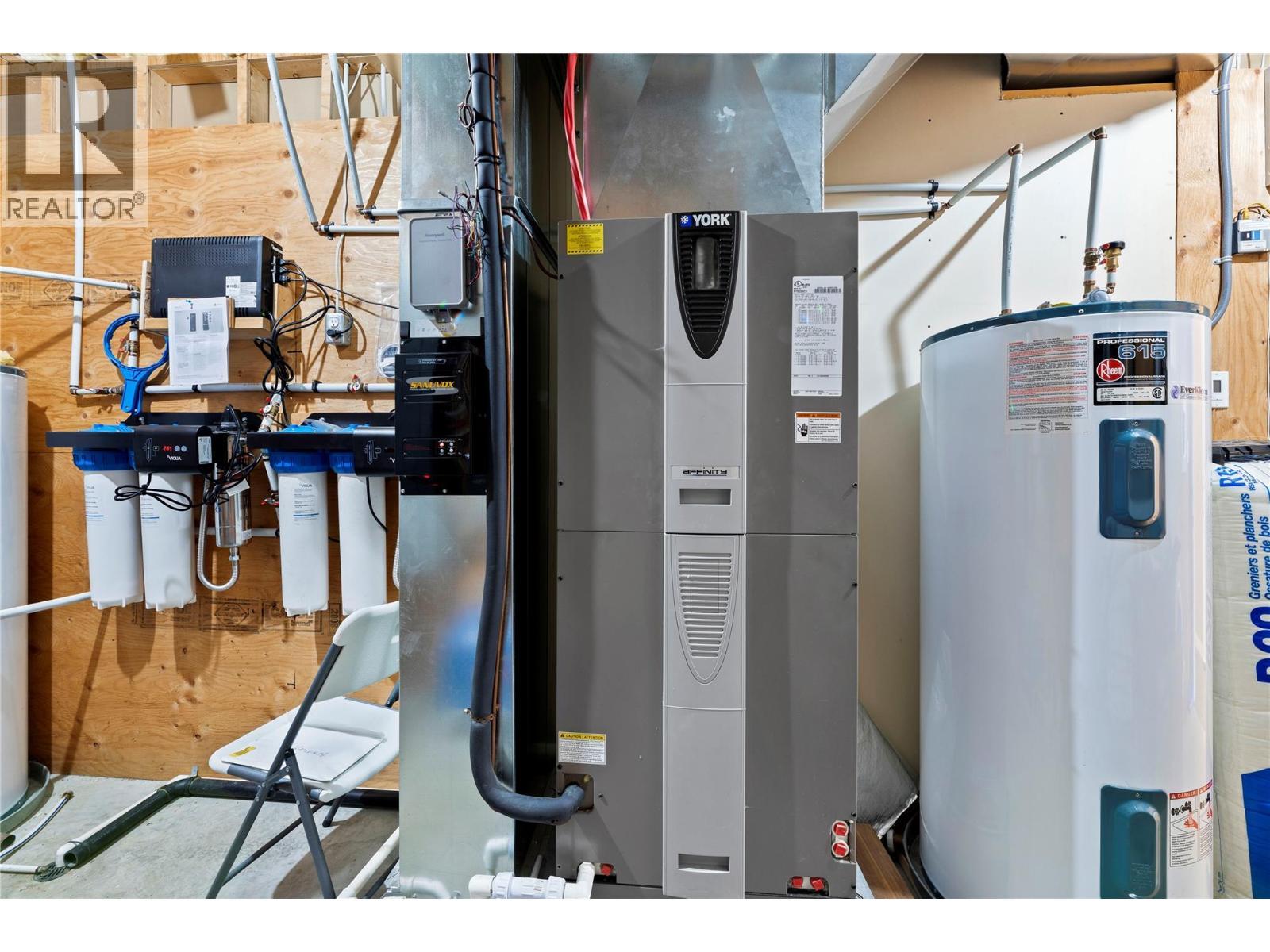 Mechanical in bsmt - 8738 Squilax Anglemont Road, St. Ives, BC - Indoor