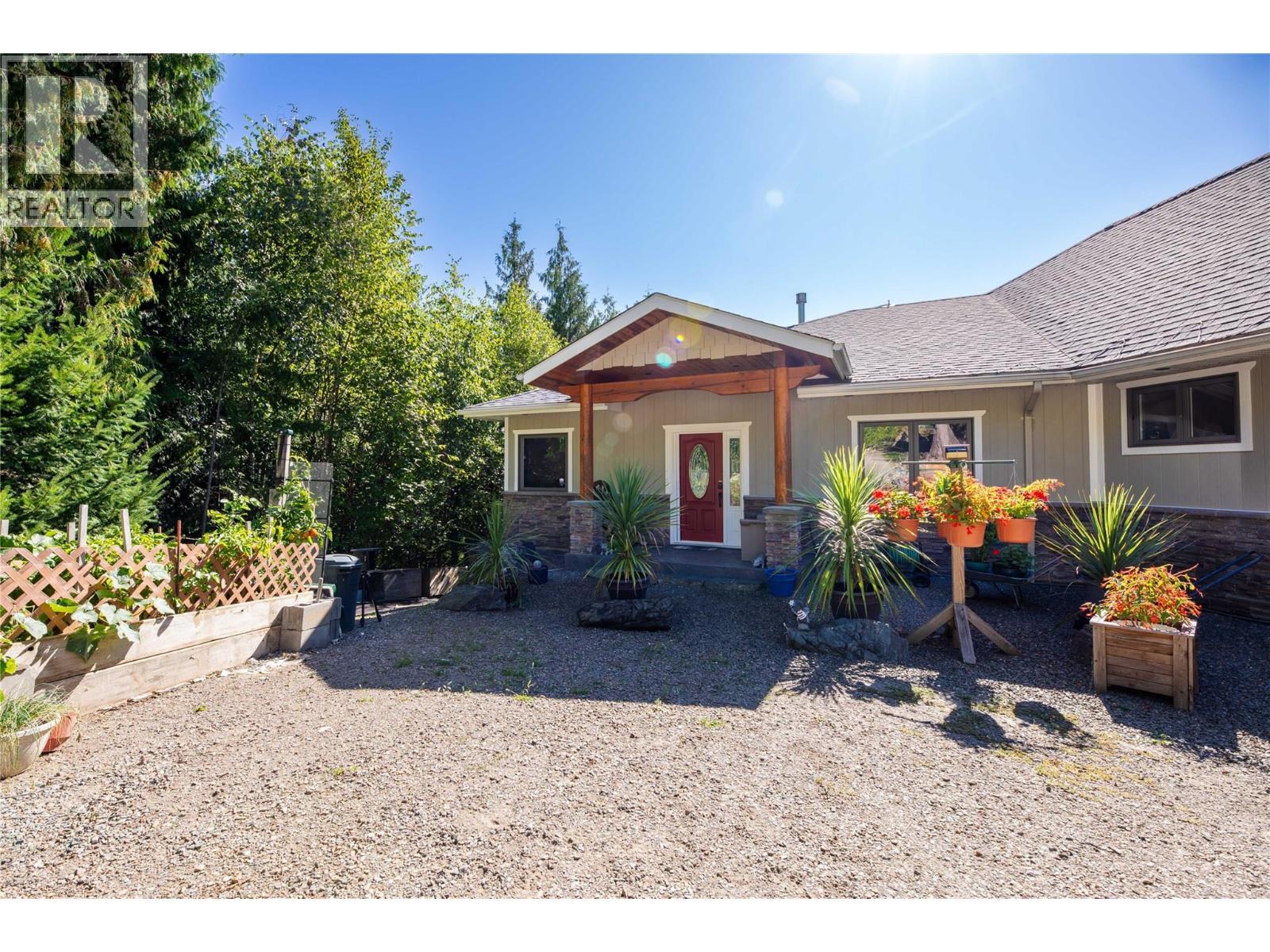 8738 Squilax Anglemont Road, St. Ives, BC - Outdoor