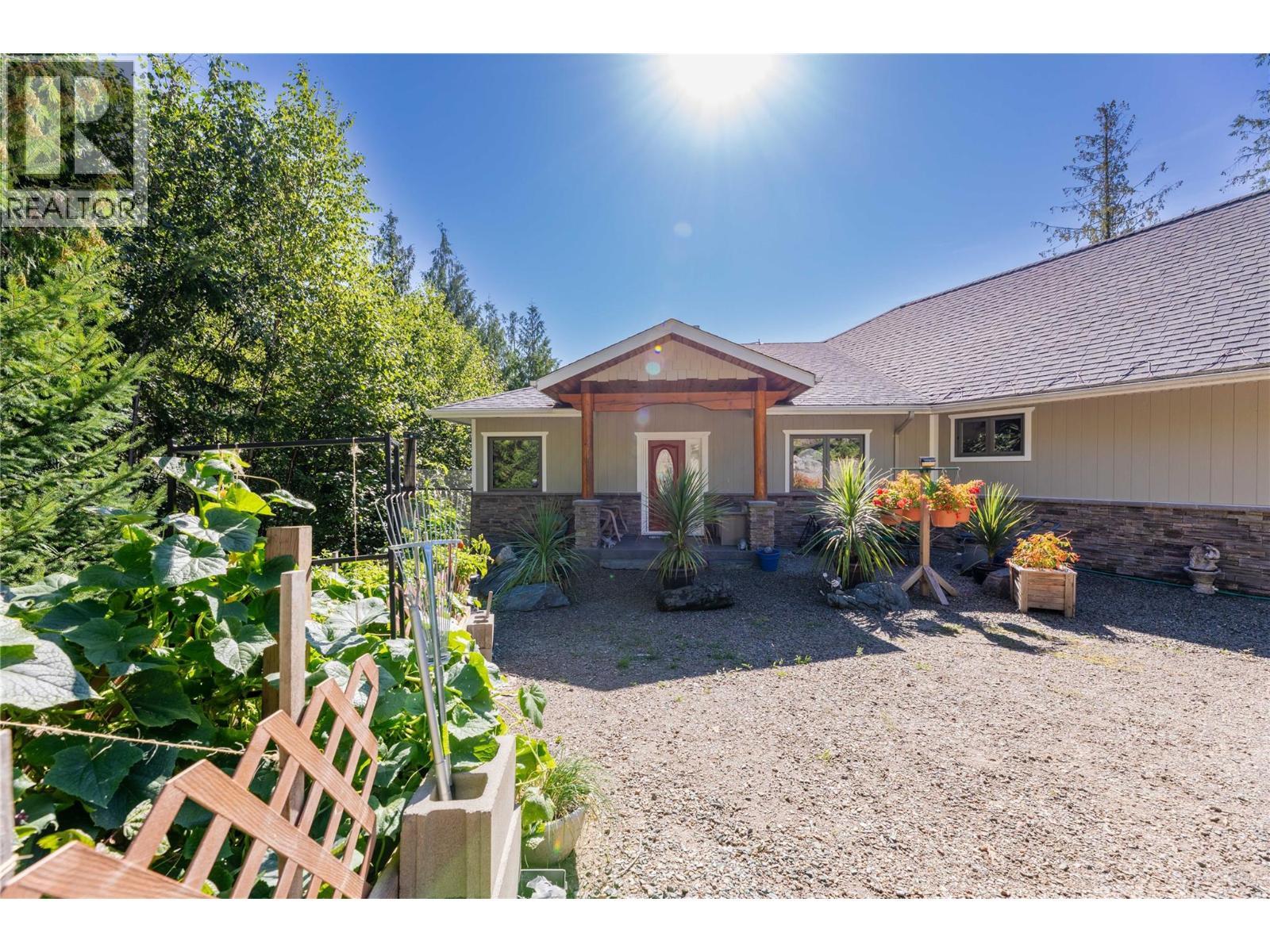 8738 Squilax Anglemont Road, St. Ives, BC - Outdoor