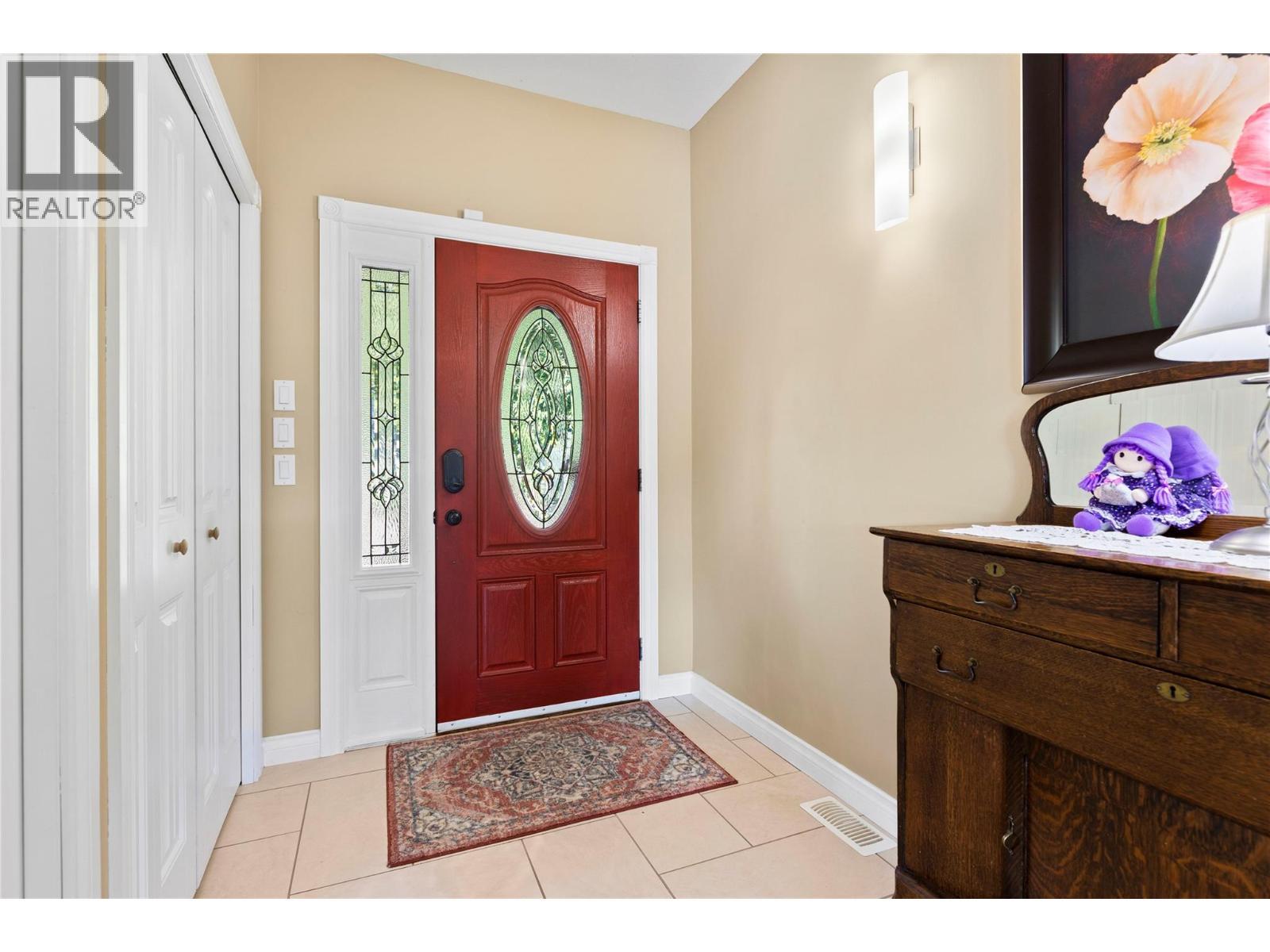 8738 Squilax Anglemont Road, St. Ives, BC - Indoor Photo Showing Other Room