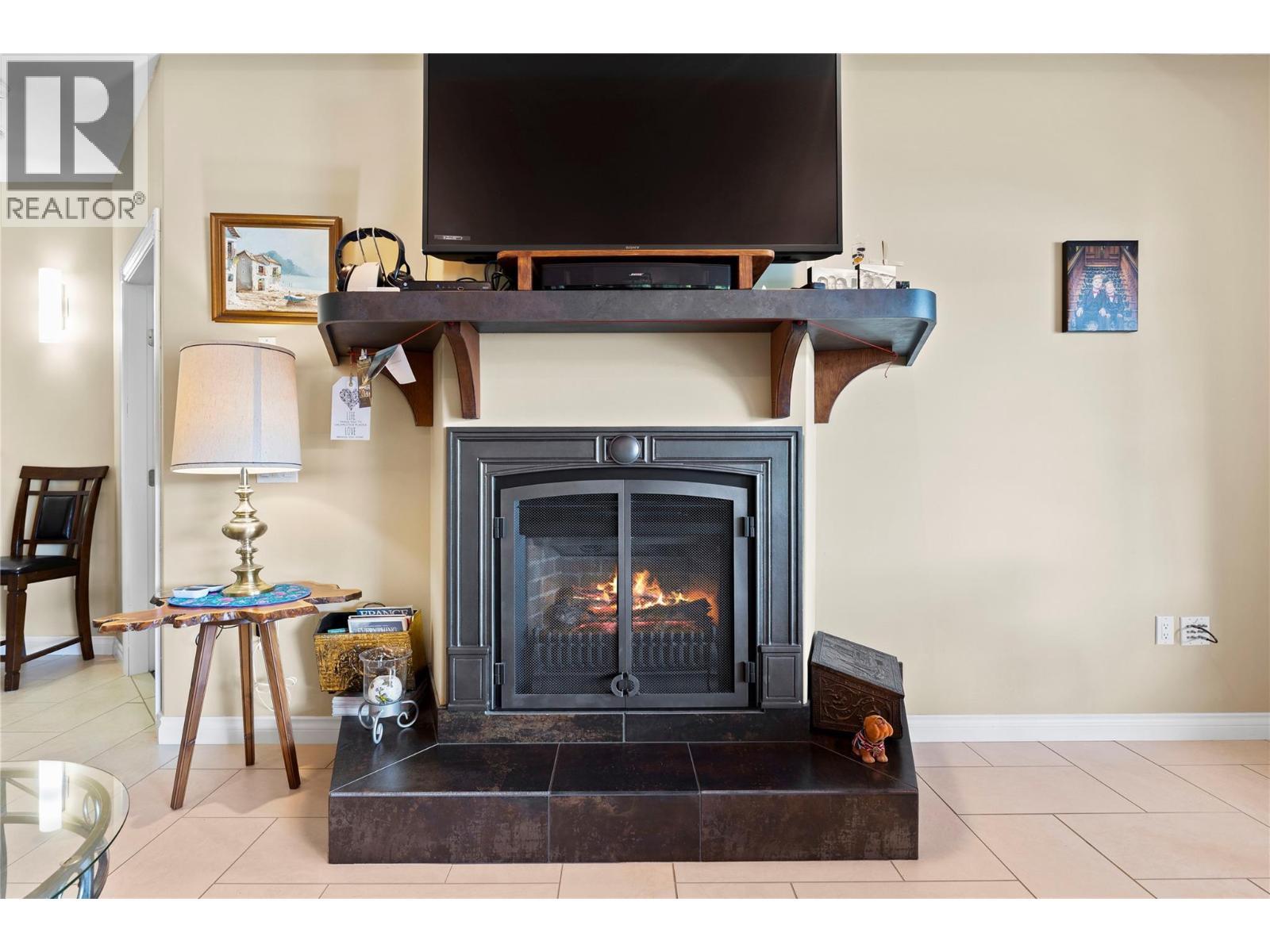 Gas Fireplace (propane) - 8738 Squilax Anglemont Road, St. Ives, BC - Indoor With Fireplace