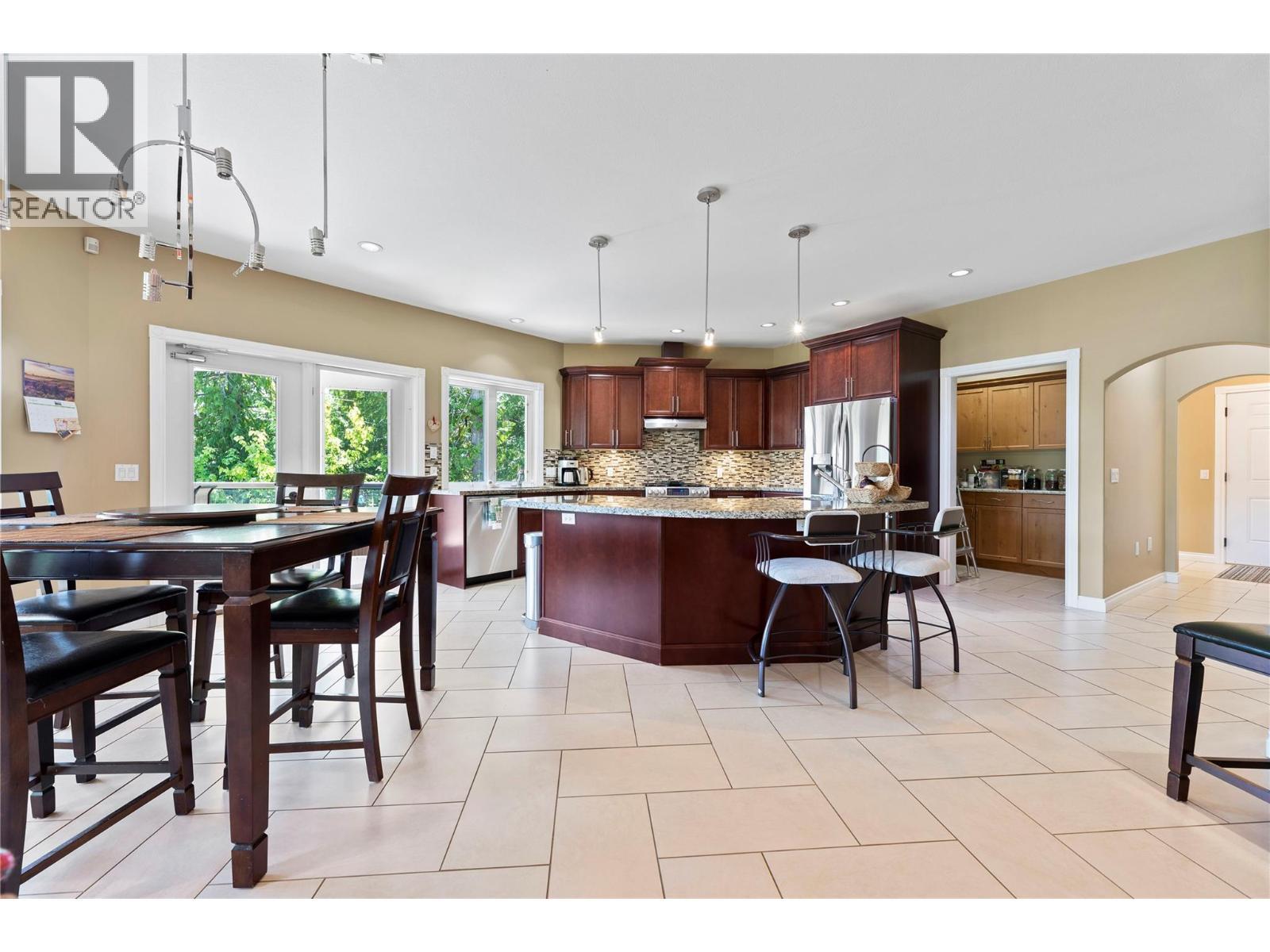 8738 Squilax Anglemont Road, St. Ives, BC - Indoor