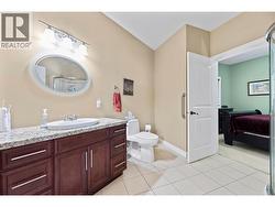 Main bathroom -