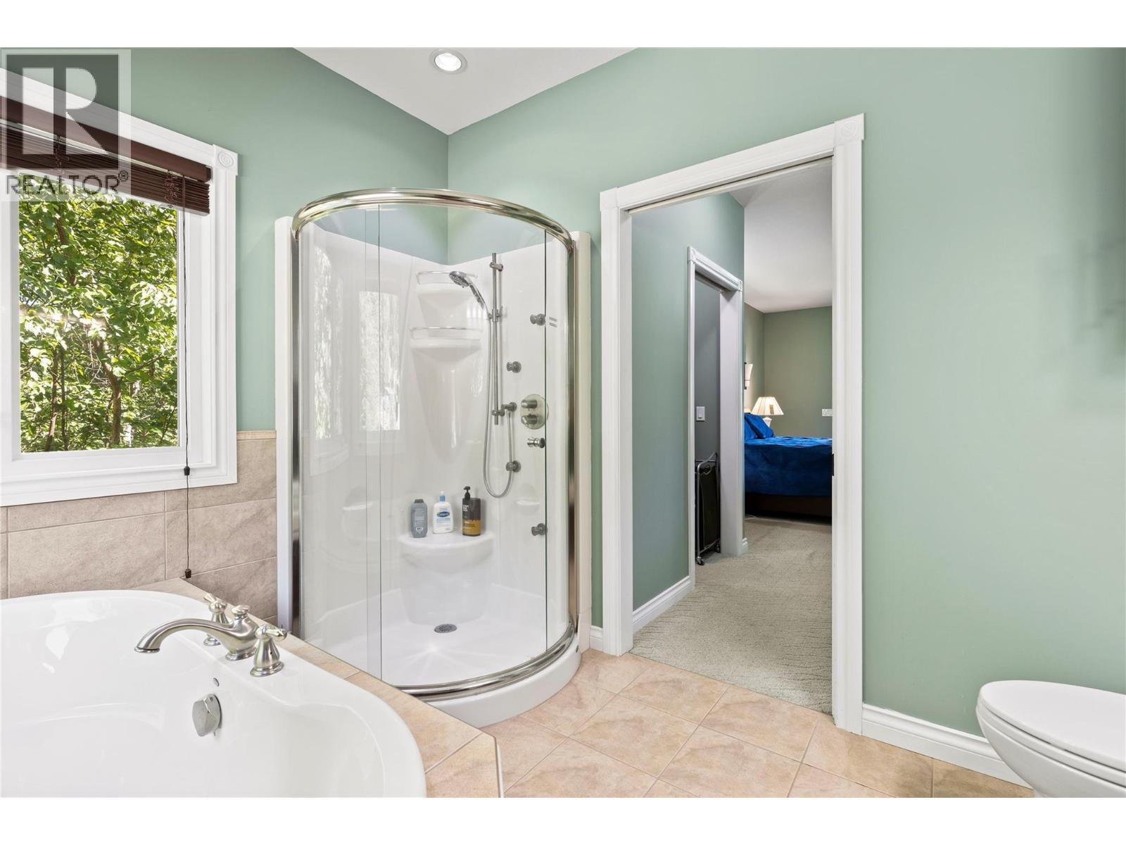 Ensuite - 8738 Squilax Anglemont Road, St. Ives, BC - Indoor Photo Showing Bathroom