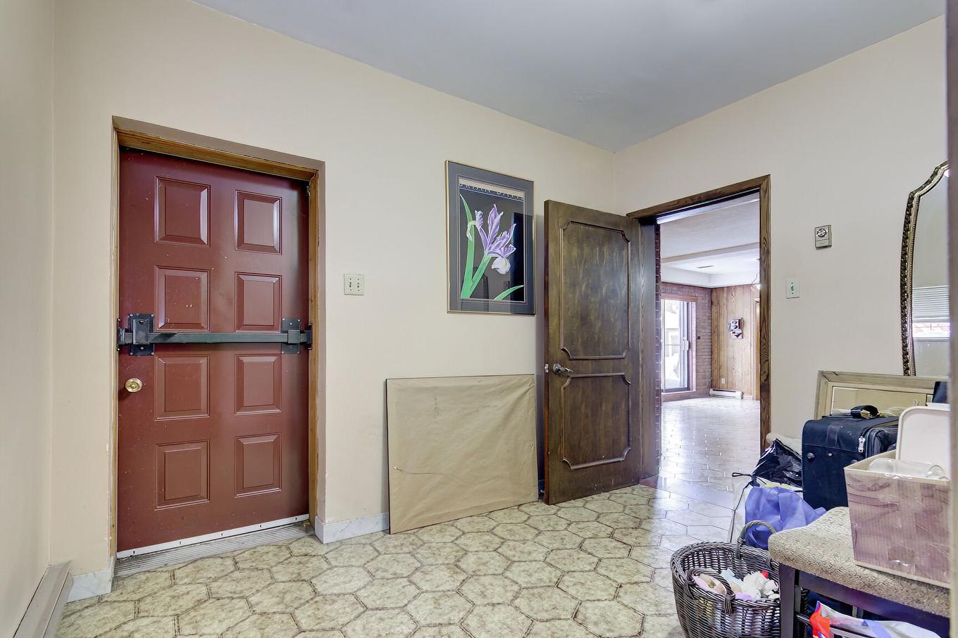 Chambre à coucher - 12040 Rue Jasmin, Montréal (Ahuntsic-Cartierville), QC - Indoor Photo Showing Other Room