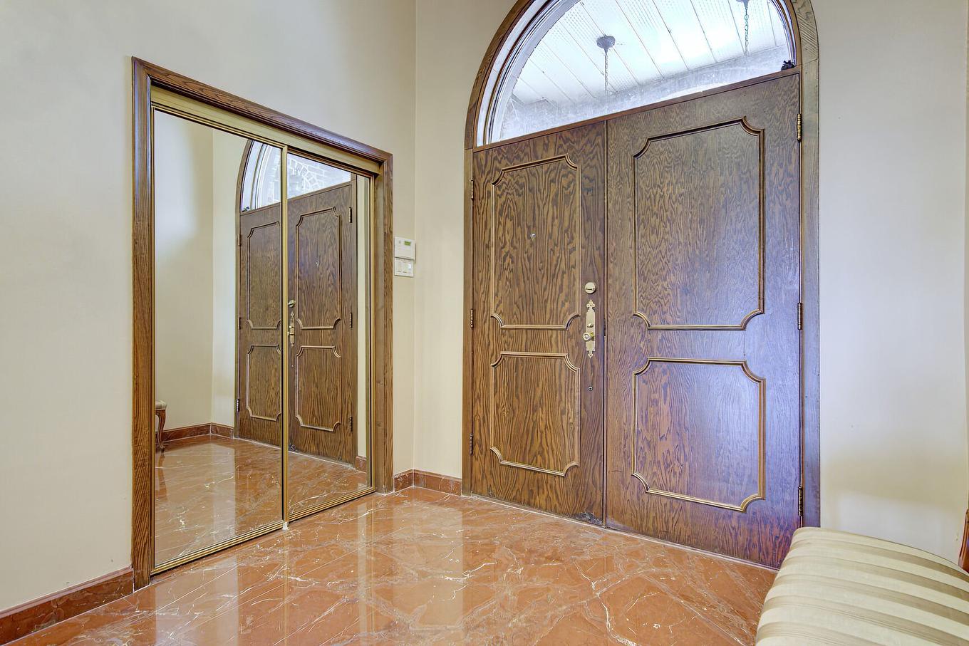 Entrée extérieure - 12040 Rue Jasmin, Montréal (Ahuntsic-Cartierville), QC - Indoor