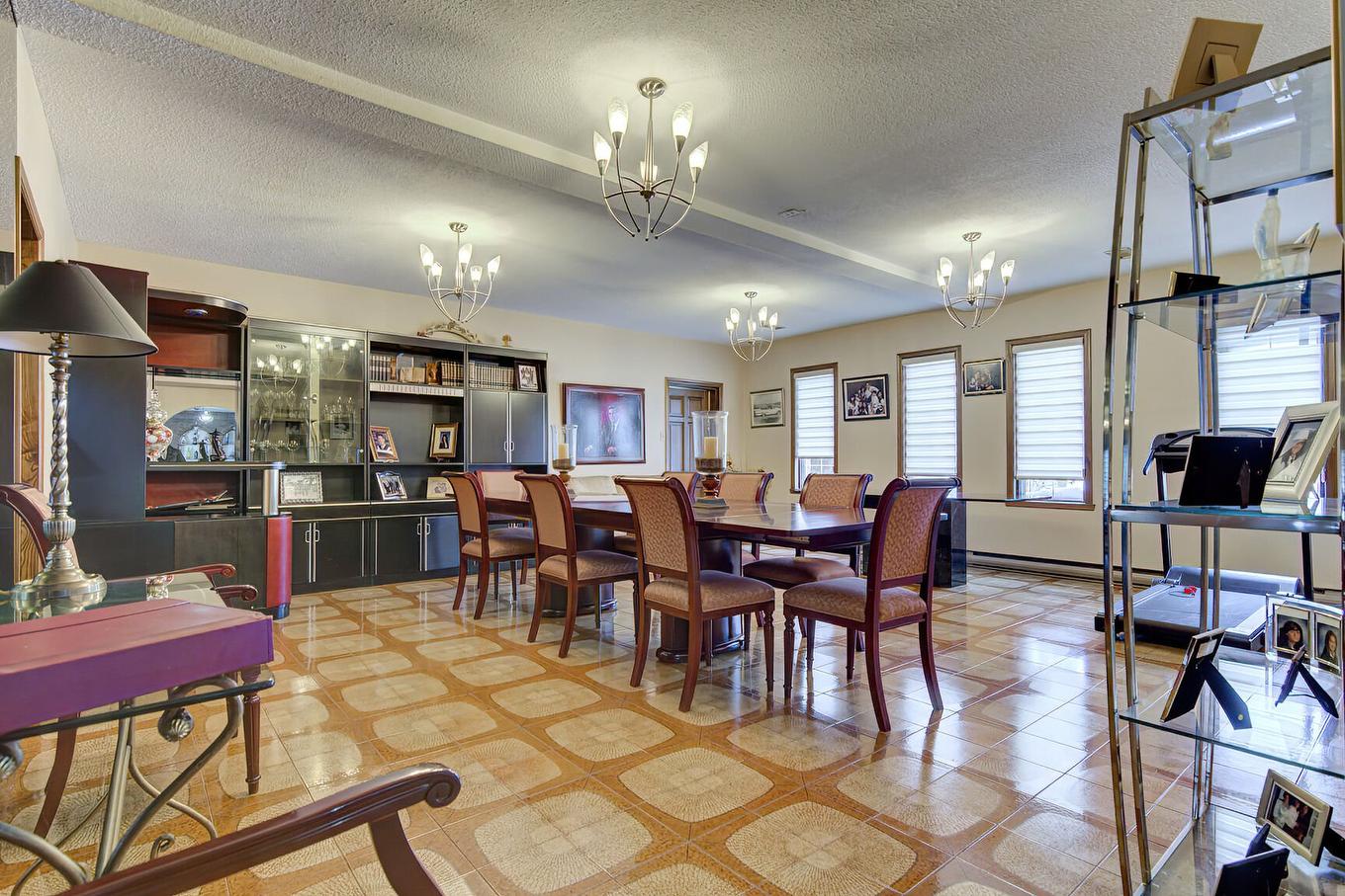 Salle à manger - 12040 Rue Jasmin, Montréal (Ahuntsic-Cartierville), QC - Indoor Photo Showing Dining Room