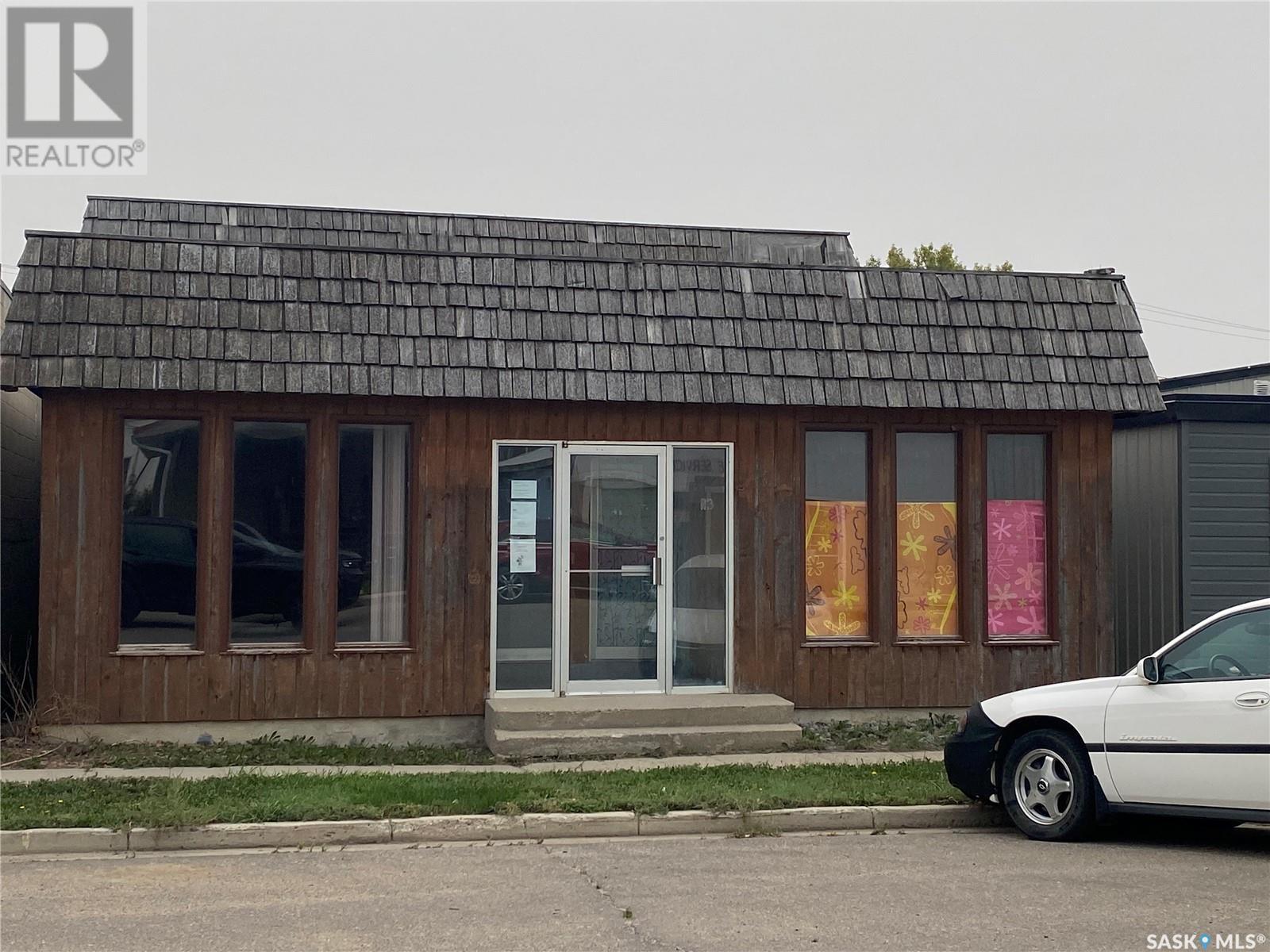 113 1St Avenue W, Kindersley, SK