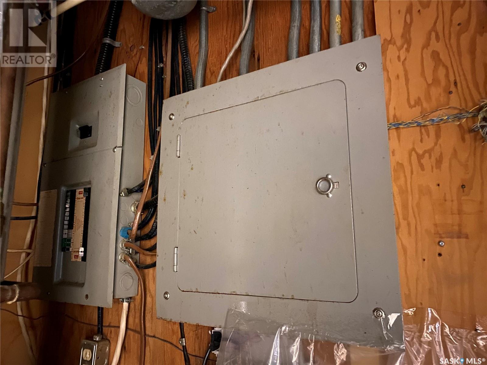 113 1St Avenue W, Kindersley, SK