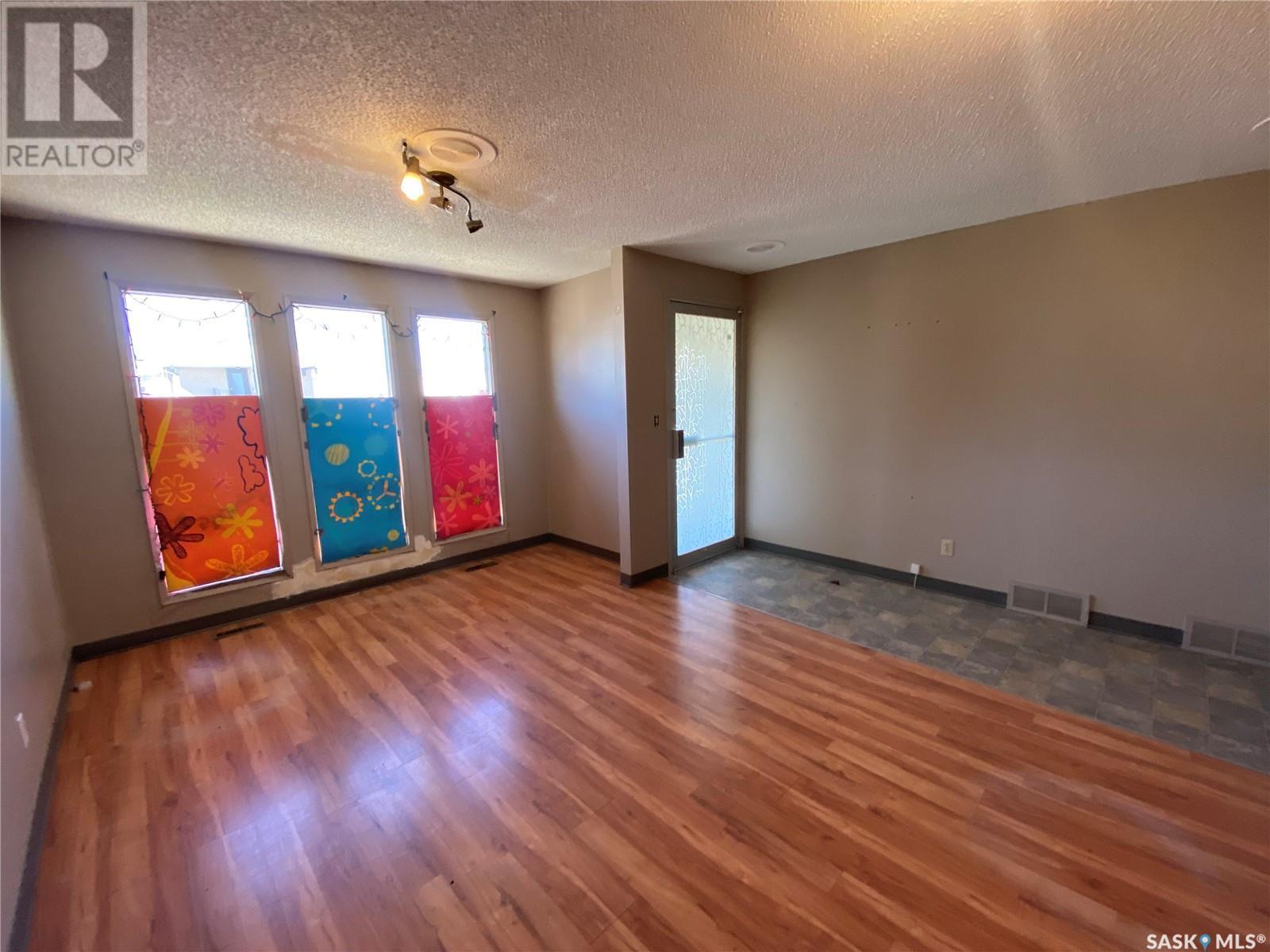 113 1St Avenue W, Kindersley, SK