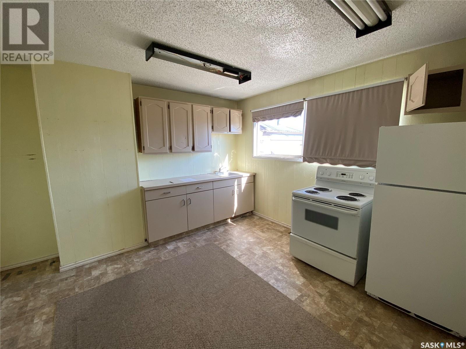 113 1St Avenue W, Kindersley, SK