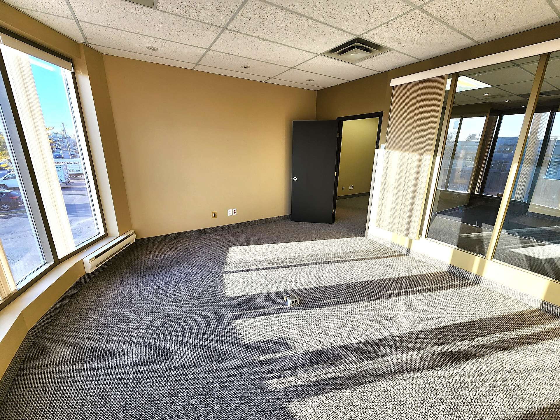 Salle de conférence - 201-4707 Boul. Des Laurentides, Laval (Vimont), QC - Indoor Photo Showing Other Room