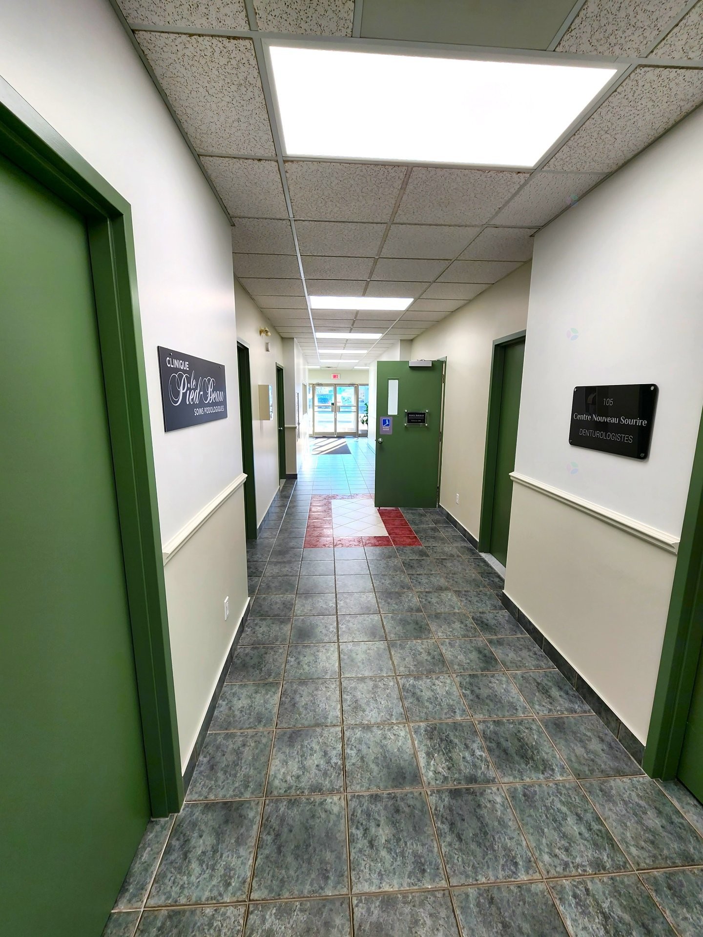 Hall d'entrée/Vestibule - 201-4707 Boul. Des Laurentides, Laval (Vimont), QC - Indoor Photo Showing Other Room